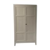 White and green cutter cabinet