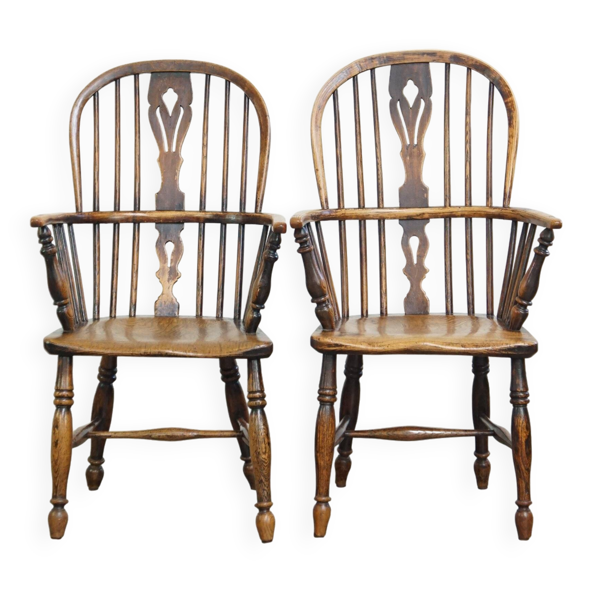 Set of 2 very charming antique English highback Windsor dining chairs