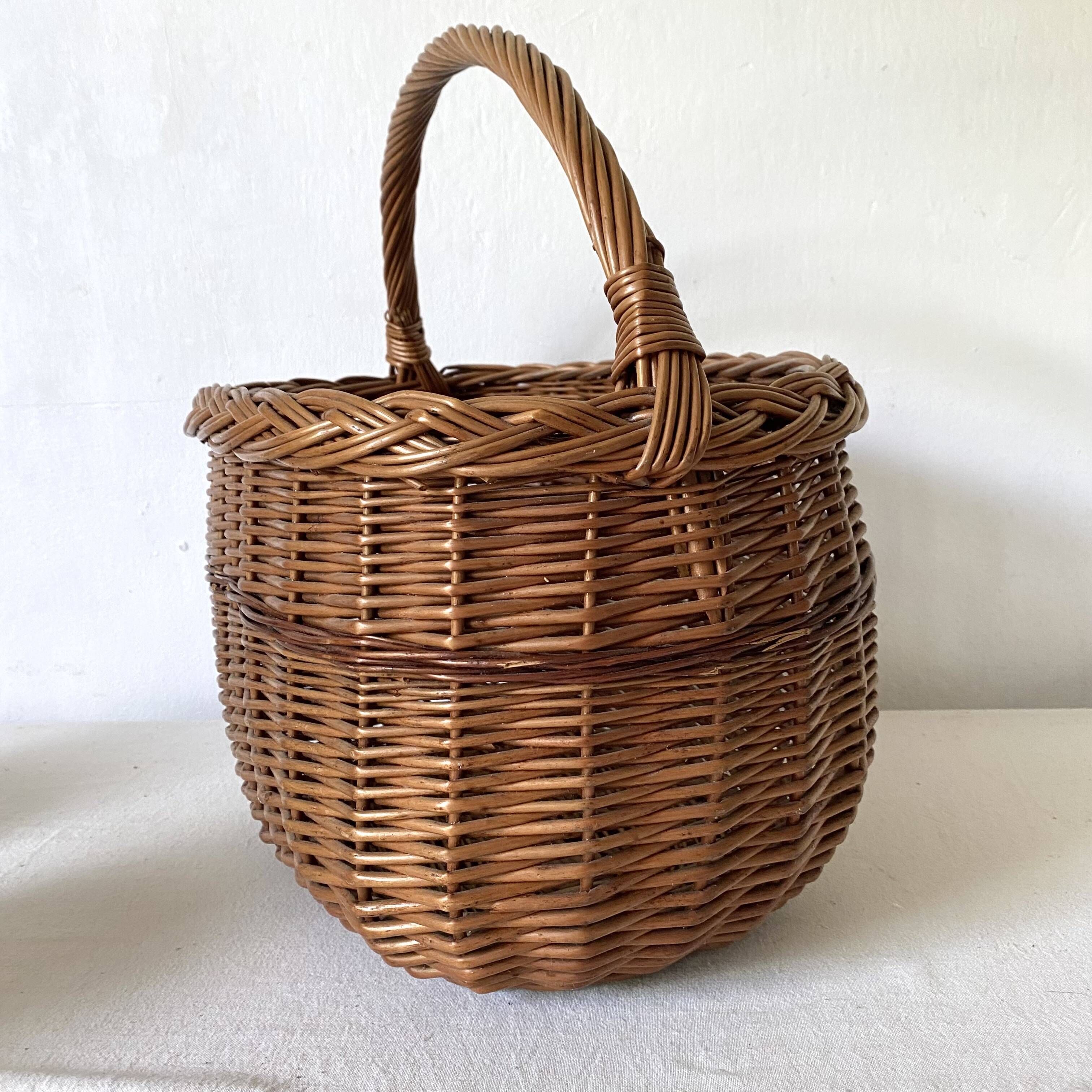 Woven wicker basket