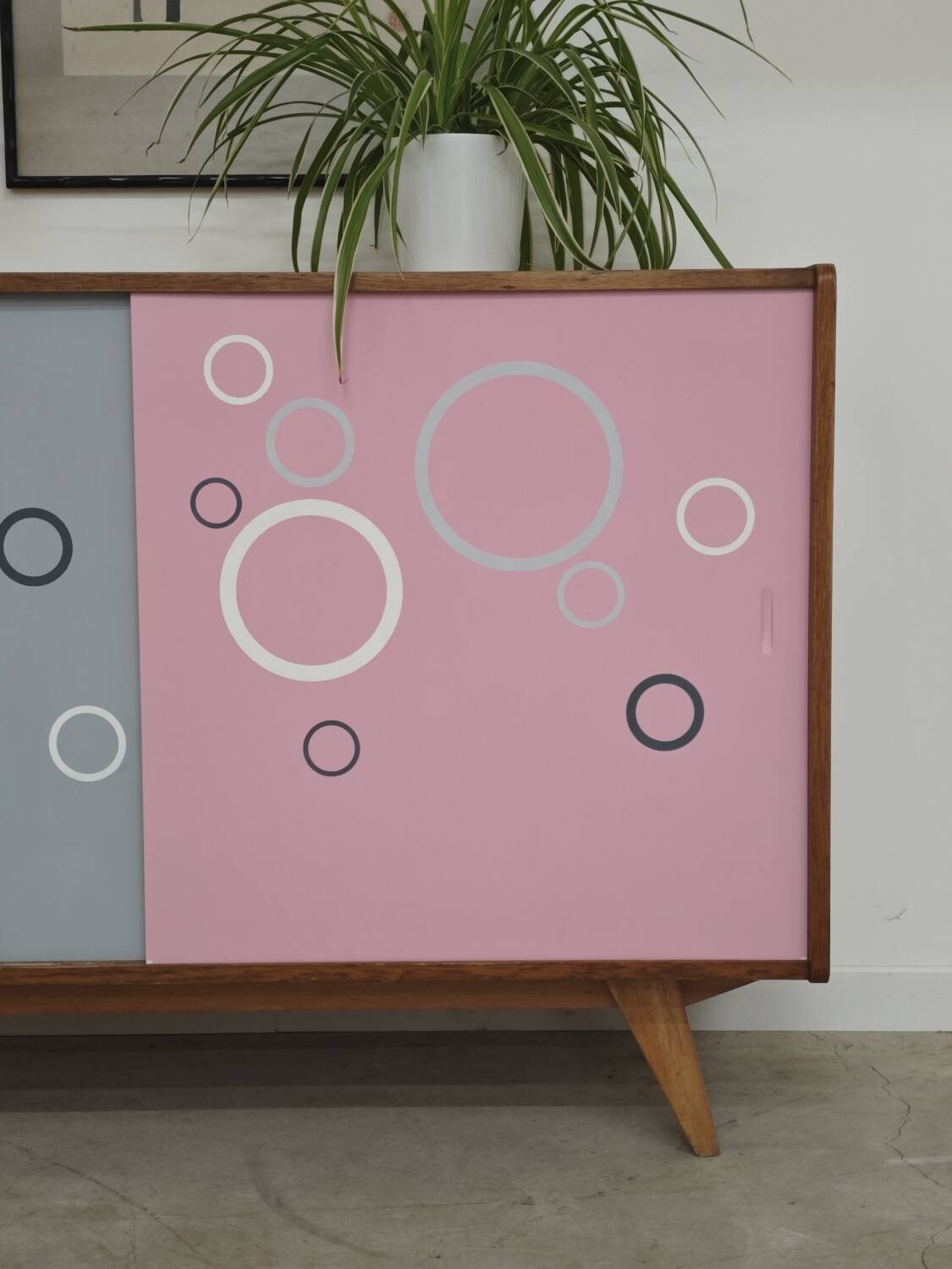 Buffet U 452 rose et gris par Jiri Jiroutek pour Intérier Praha