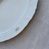 Grand plat de service en porcelaine jaune Bernadotte années 1960, bord doré et relief