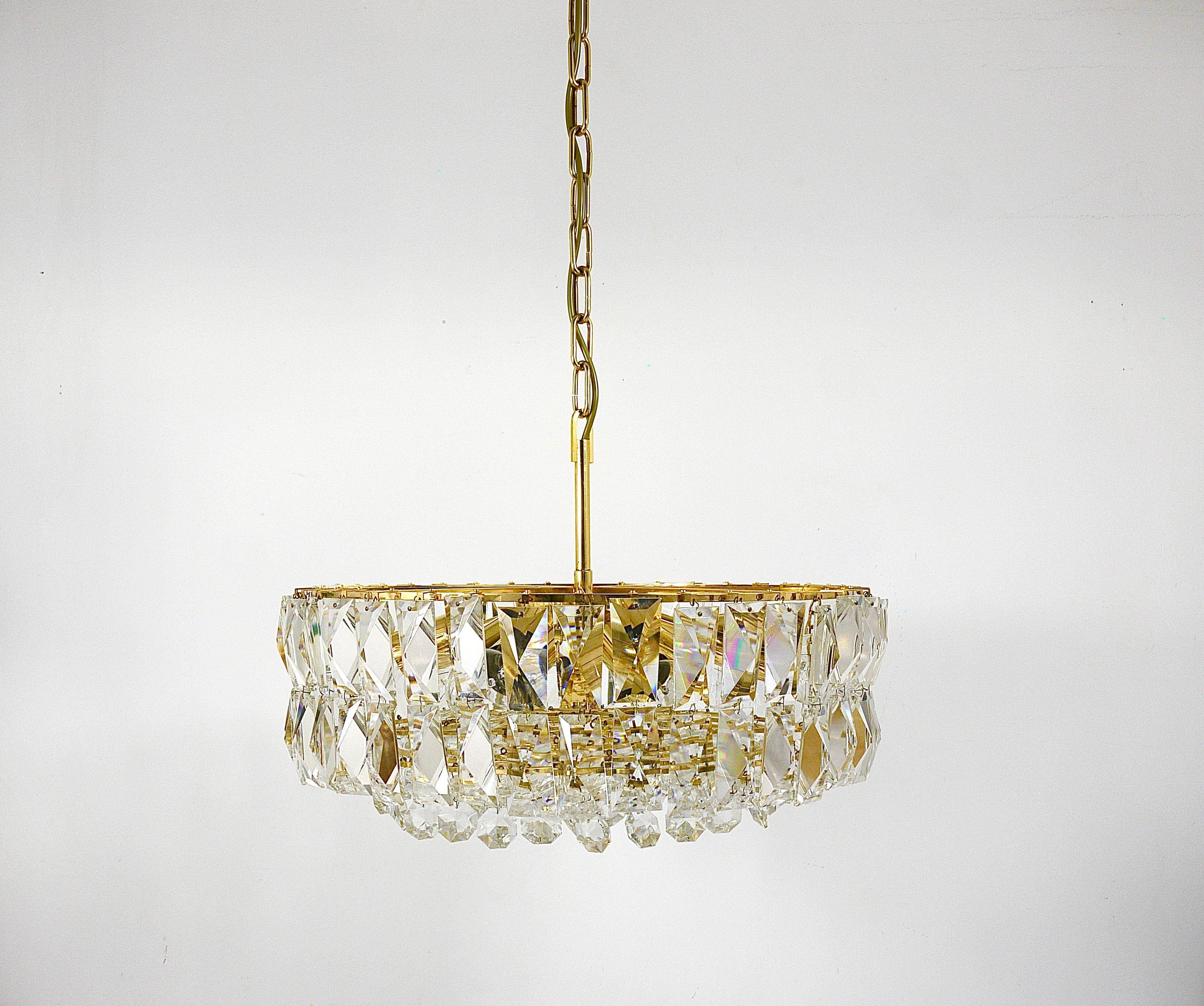 Bakalowits Vienna Grand Chandelier in Gilded Brass and Crystal Glass, Austria, 1970s