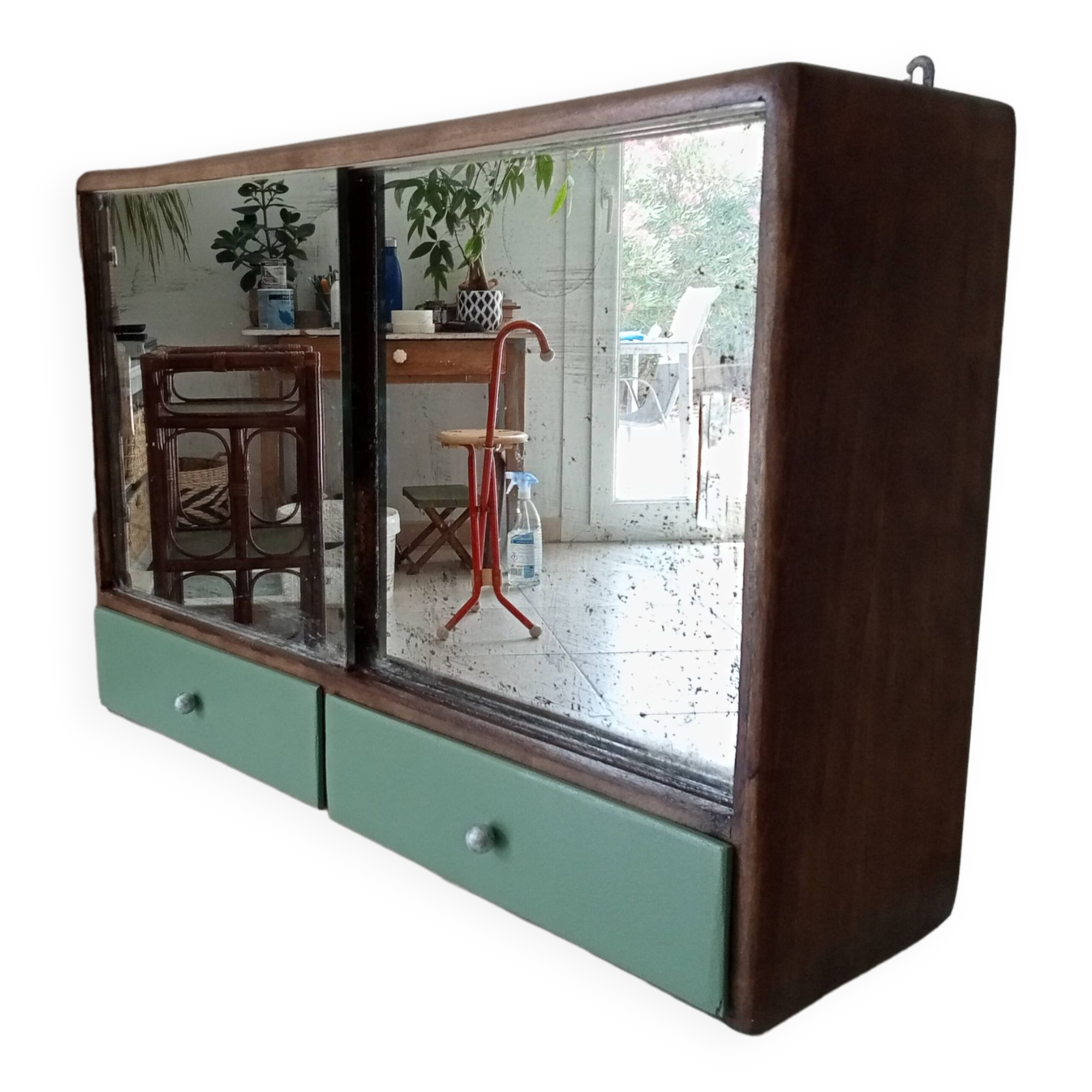 Vintage medicine cabinet 70s