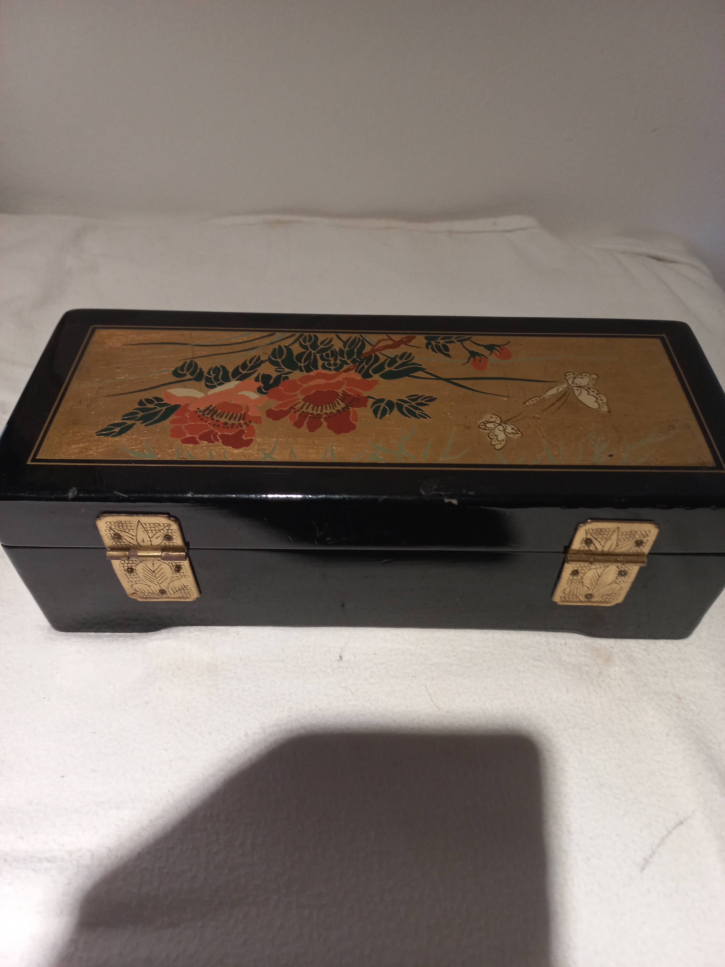 Chinese lacquer jewelry box