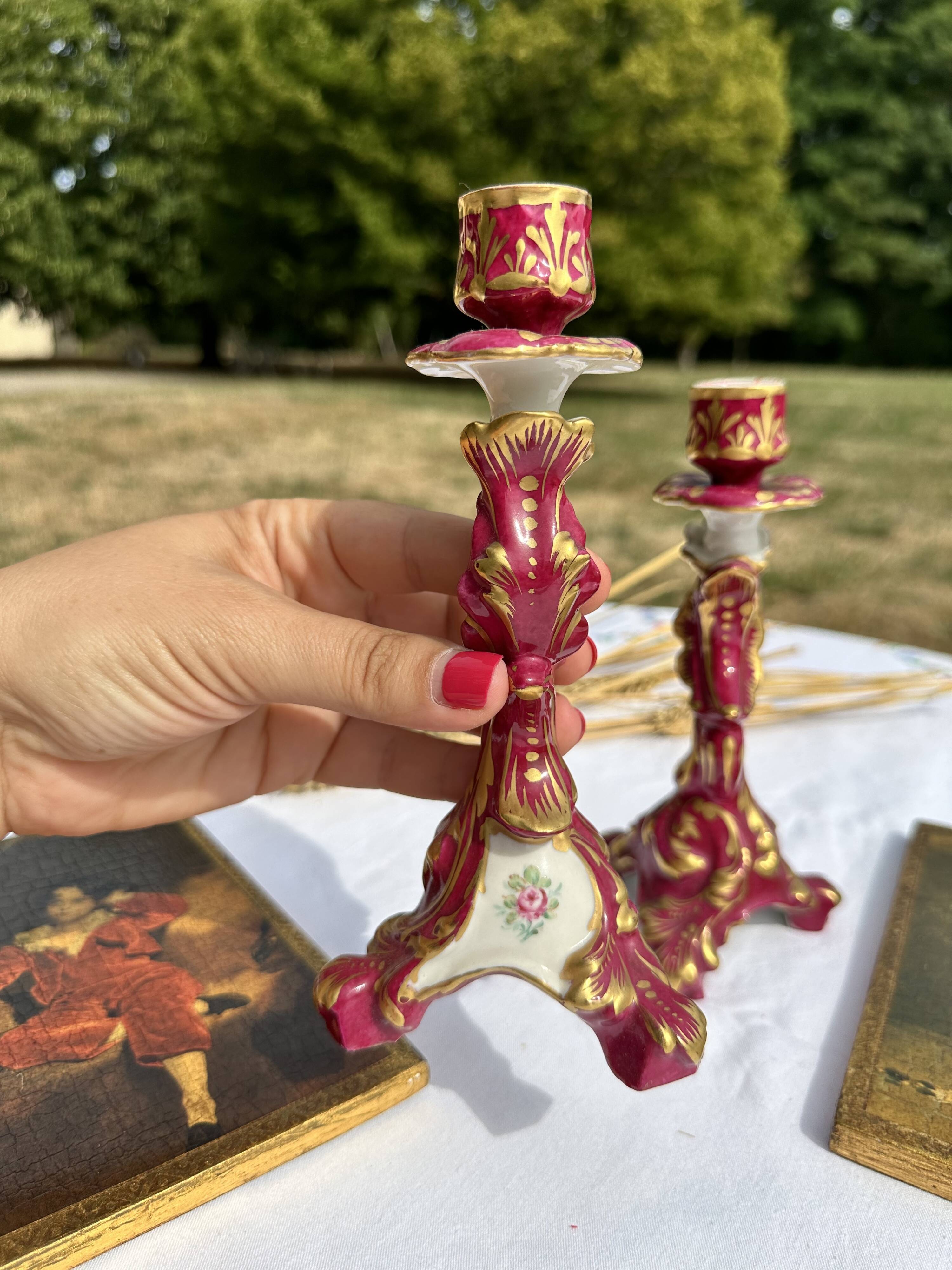 Magnifique Ensemble de Deux Bougeoirs de Style Sèvres Vintage en Porcelaine