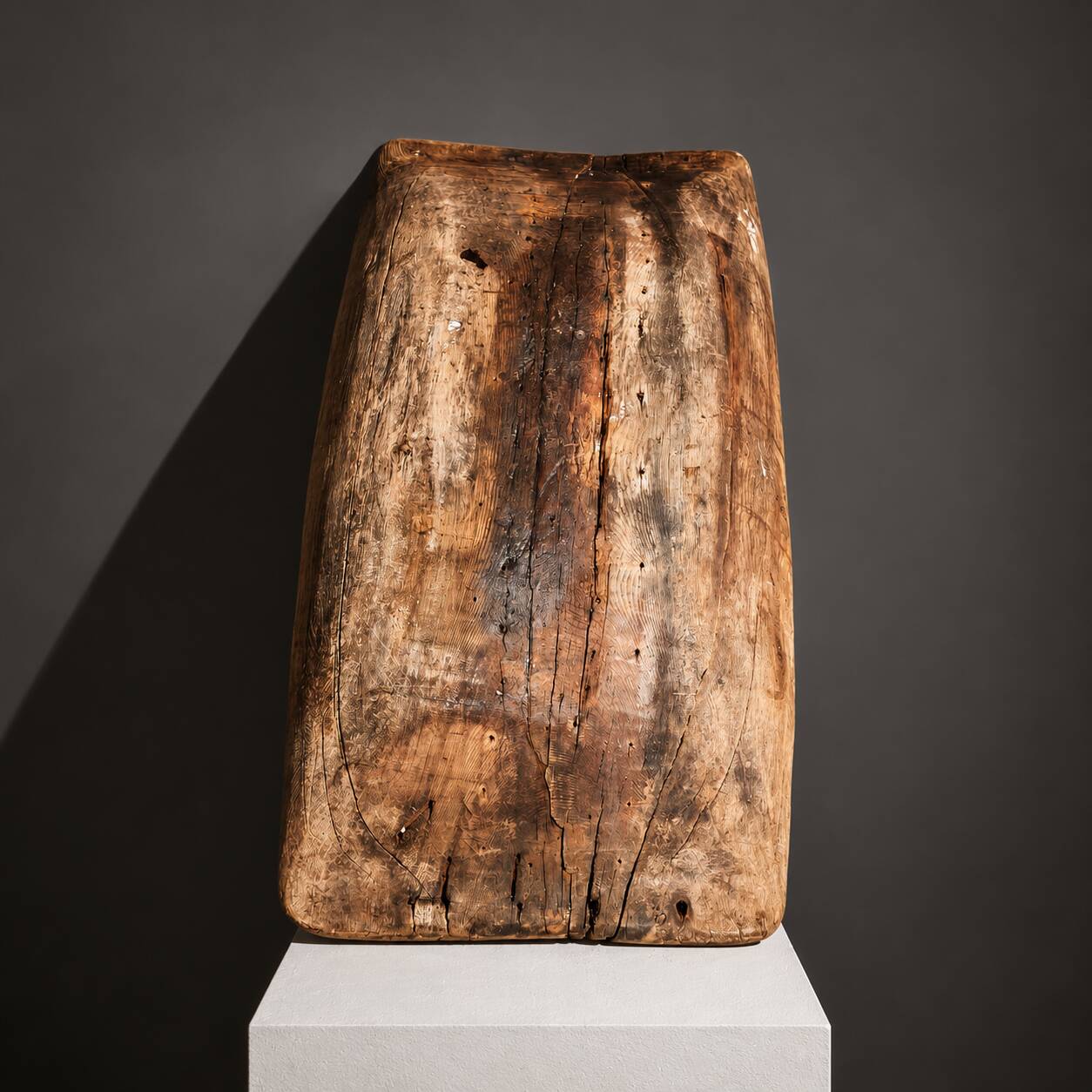 Grand Norwegian carved trunk from the 18th century.
