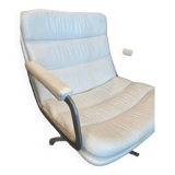 Fauteuil vintage en cuir blanc et acier d’Artifort. Design néerlandais