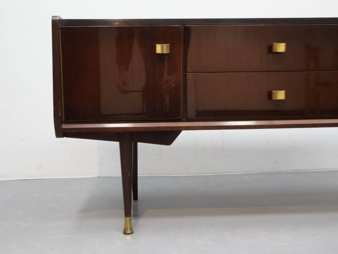 Vintage kaptafel donkerbruin politier
