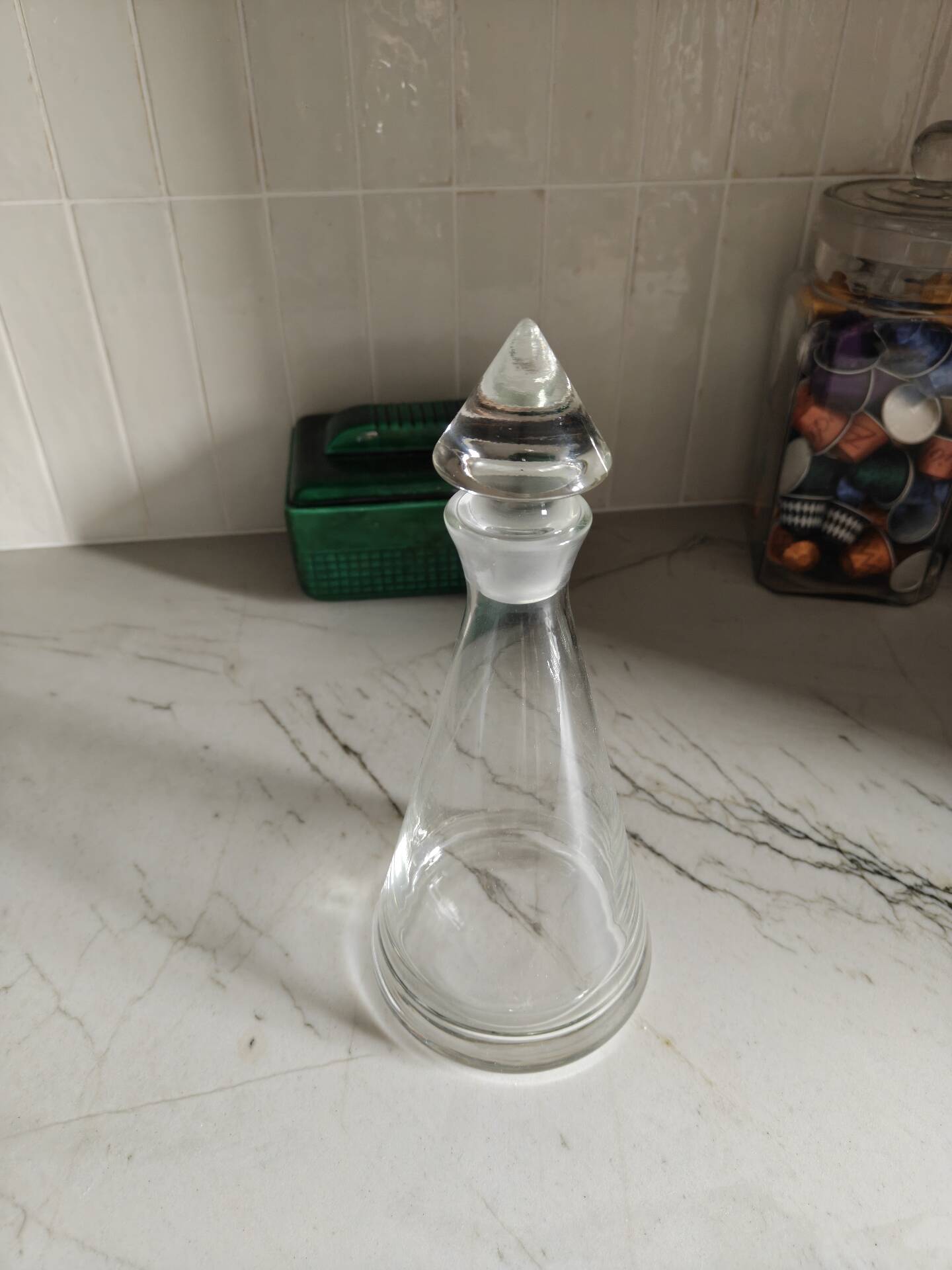 Wine carafe
