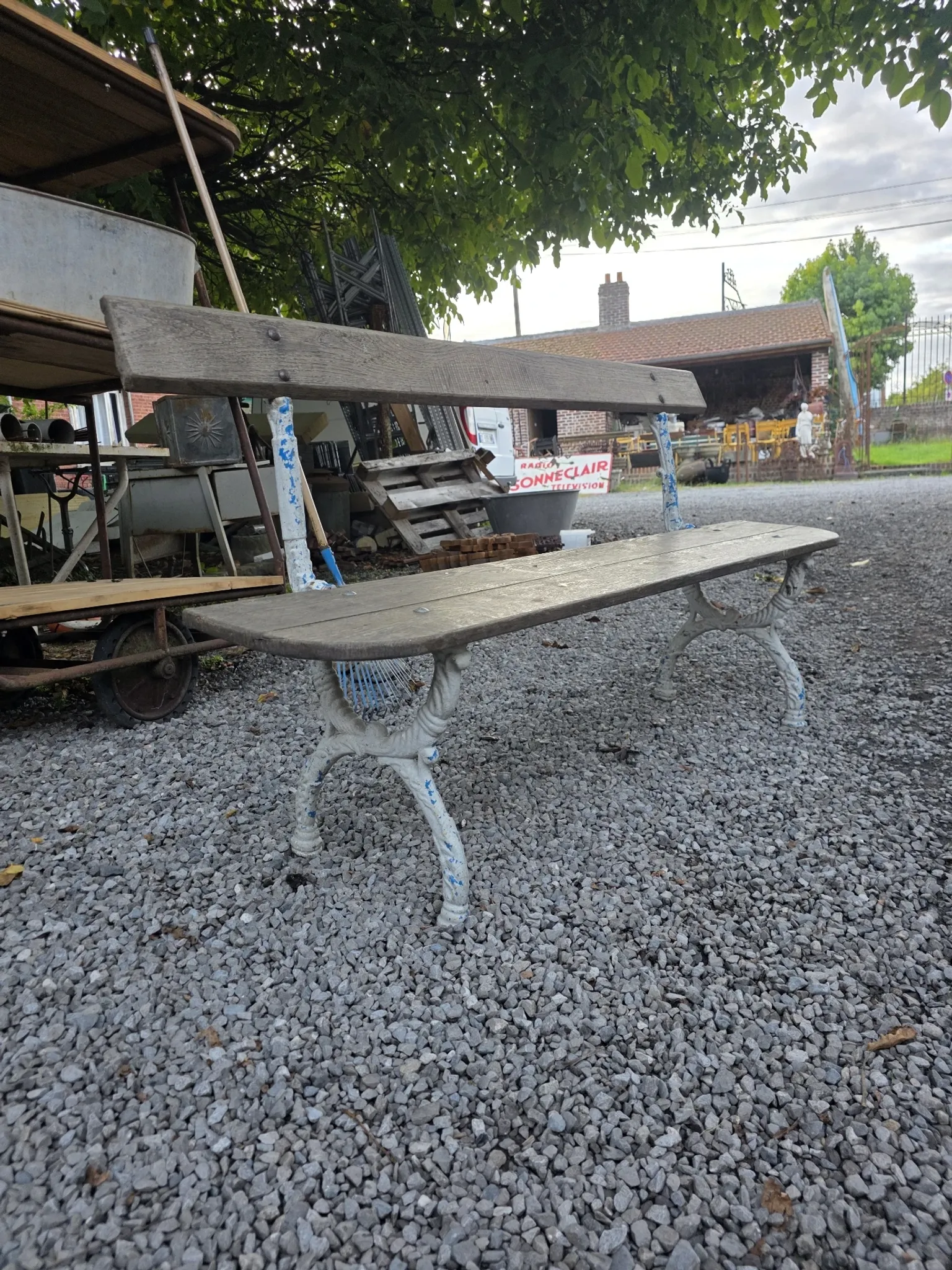 Old garden bench in cast iron and oak