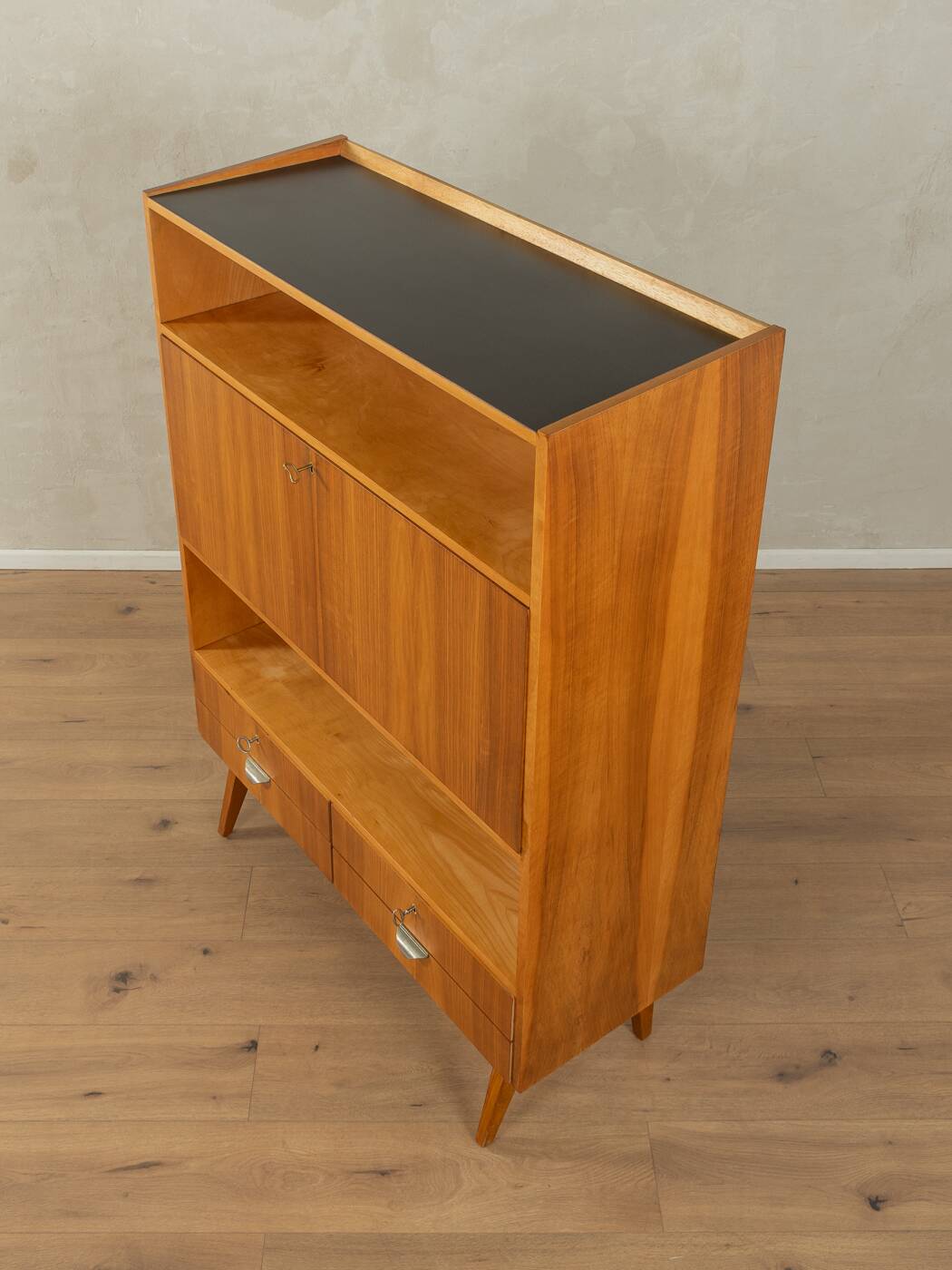 1950s Bureau, Secretary