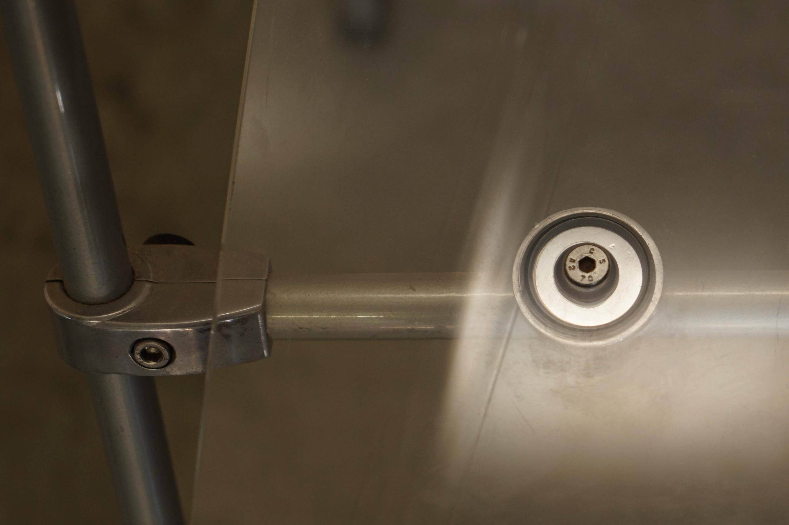 Metal and lucite folding chair, swivel backrest.