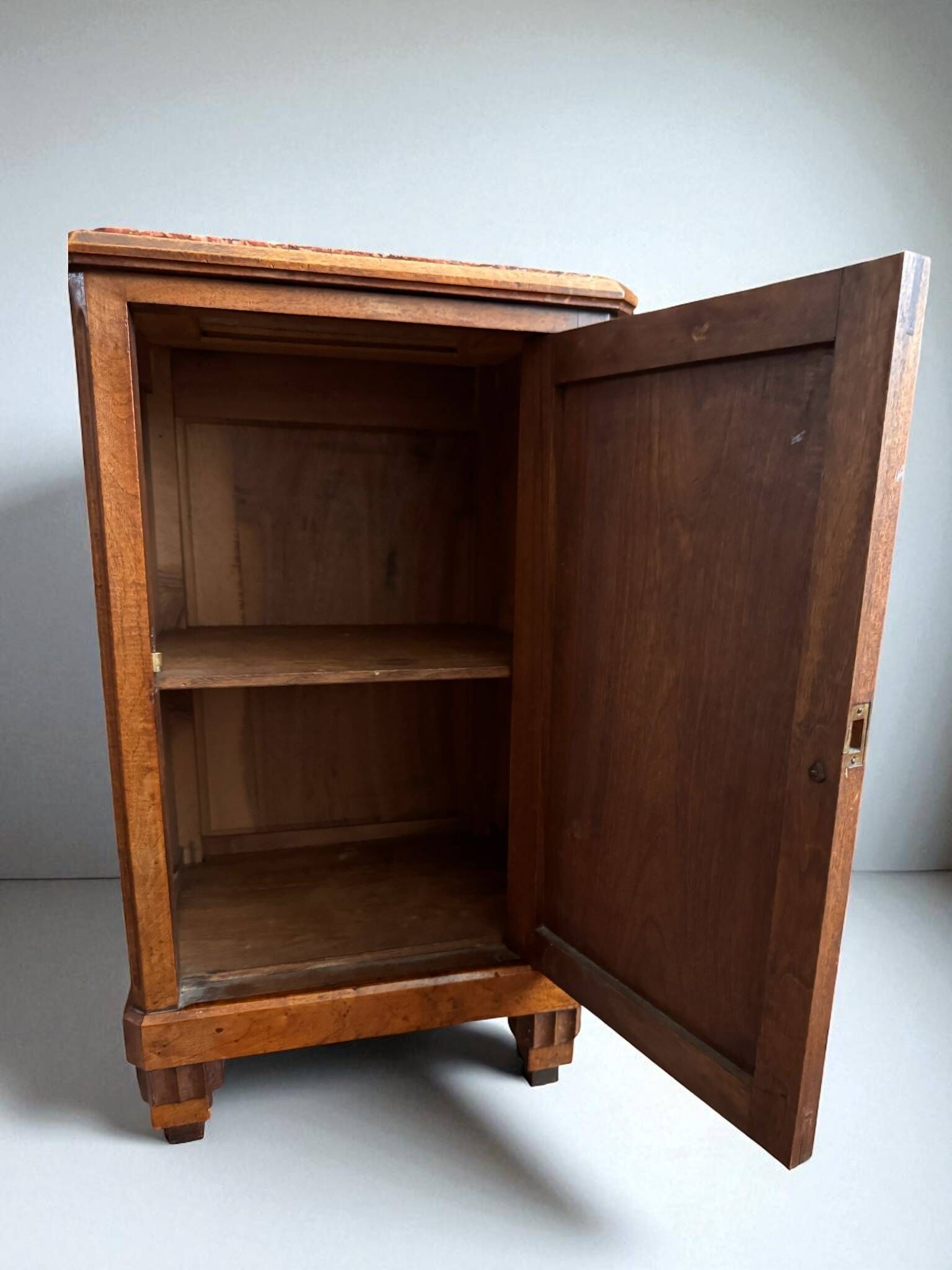 Pair of Art Deco bedside tables from 1930 in carved wood and red marble