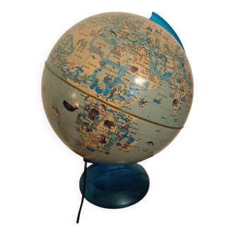 TERRESTRIAL GLOBE / VINTAGE WORLD MAP