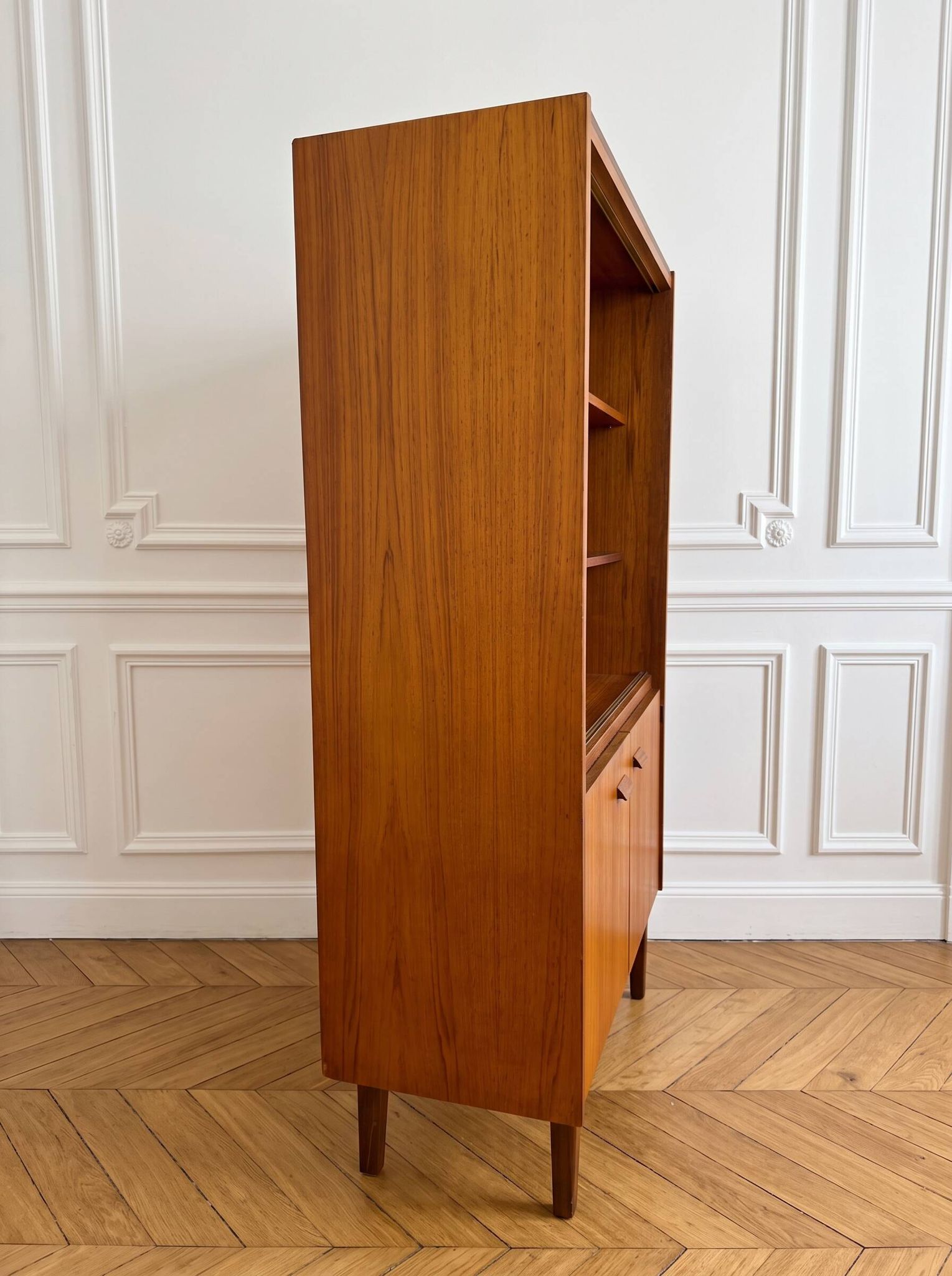 Vintage Scandinavian style sideboard in teak veneer and teak.