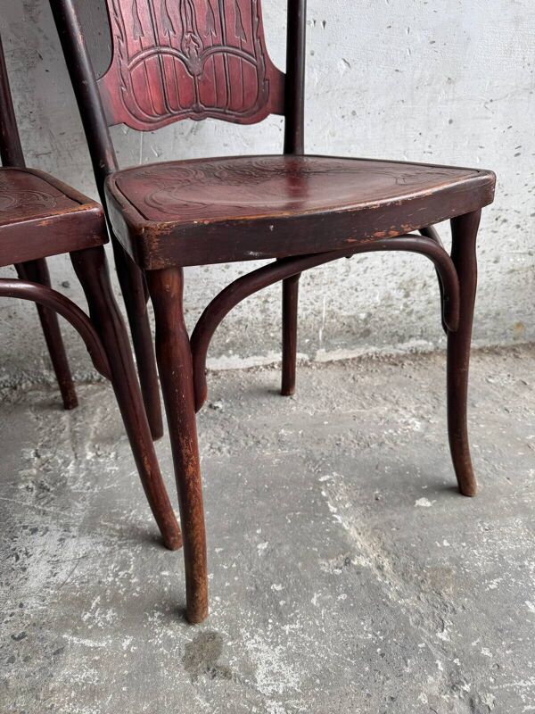 Ensemble de 4 chaises Art Nouveau en hêtre courbé, assises en relief brun-rouge foncé (Jacob & Josef Kohn, vers 1900)