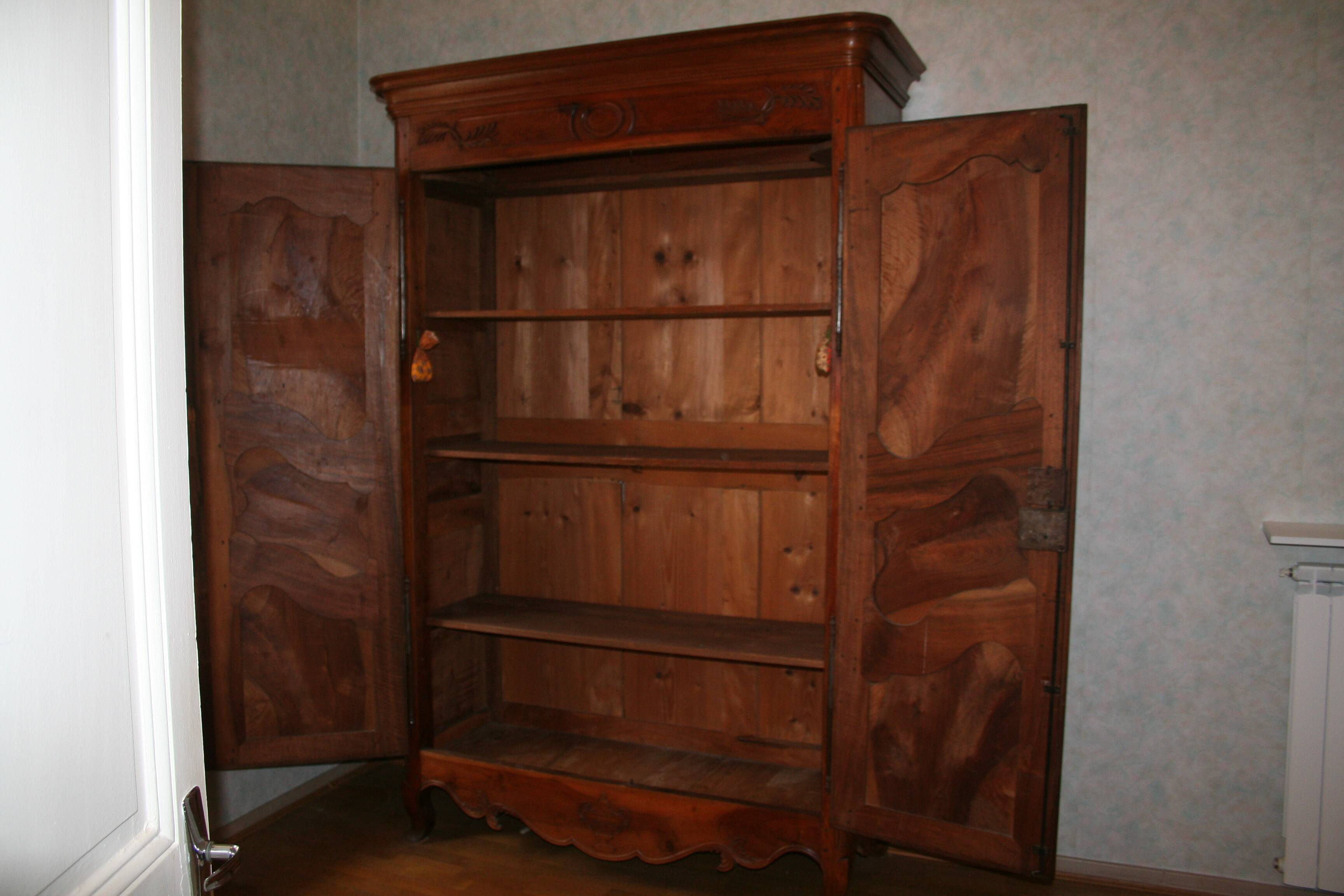 Provencal wedding wardrobe