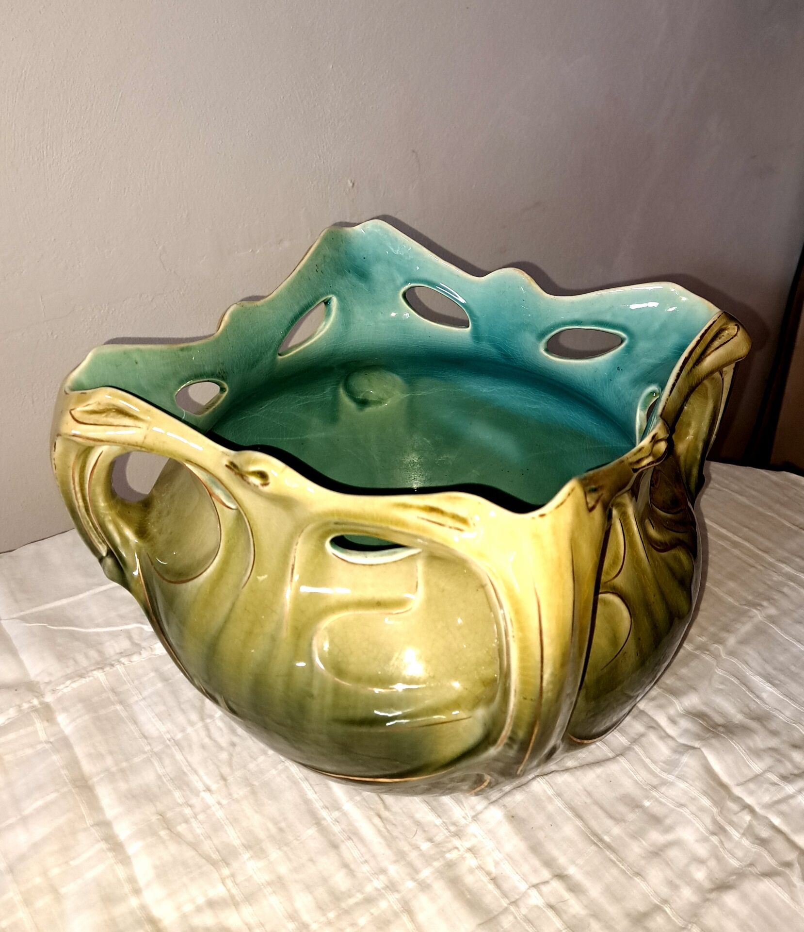 Vase,caché-poten faïence. Hector Guimard.