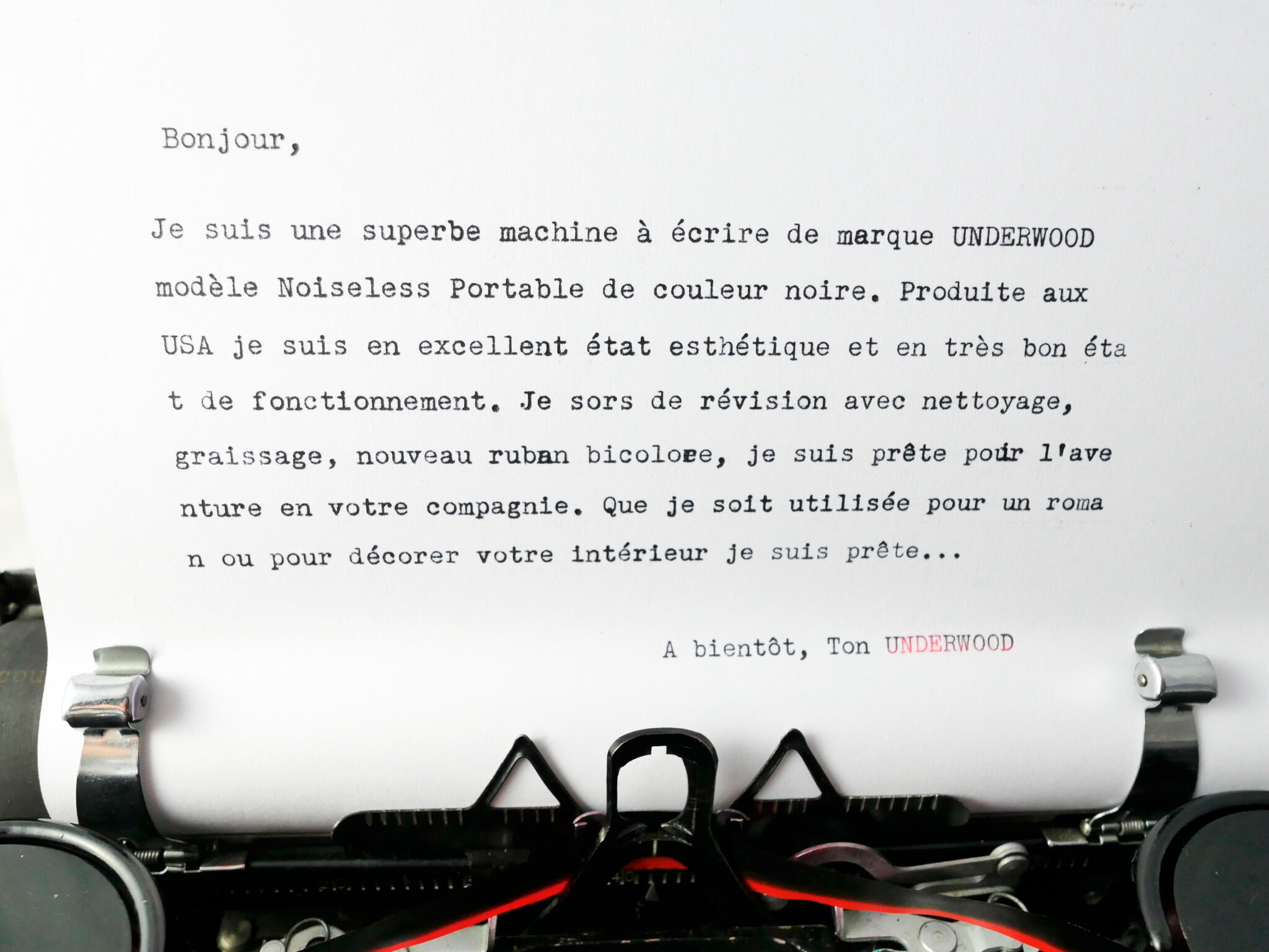 Underwood Noiseless black portable typewriter from 1935 revised new ribbon USA