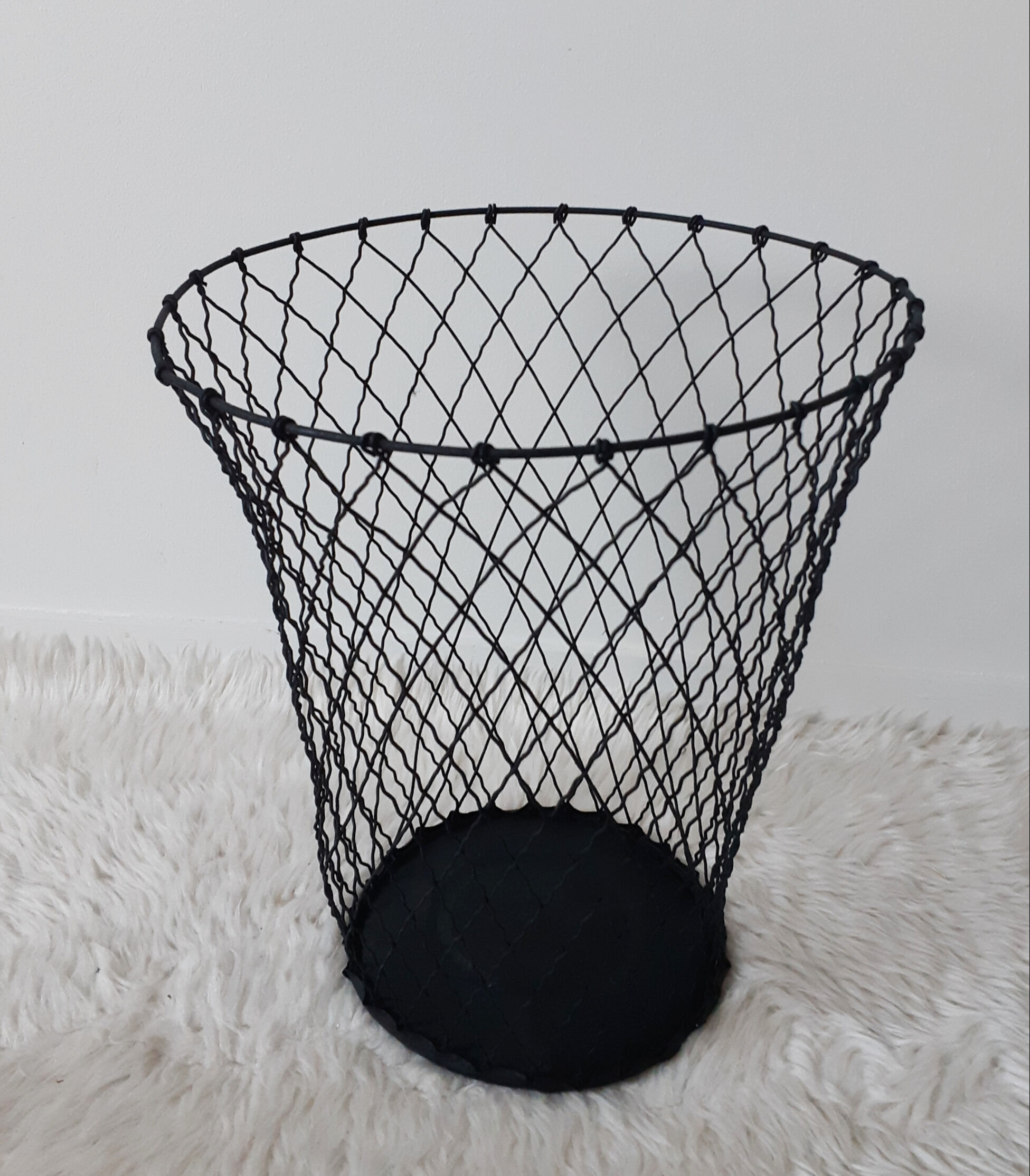 Mesh metal paper basket