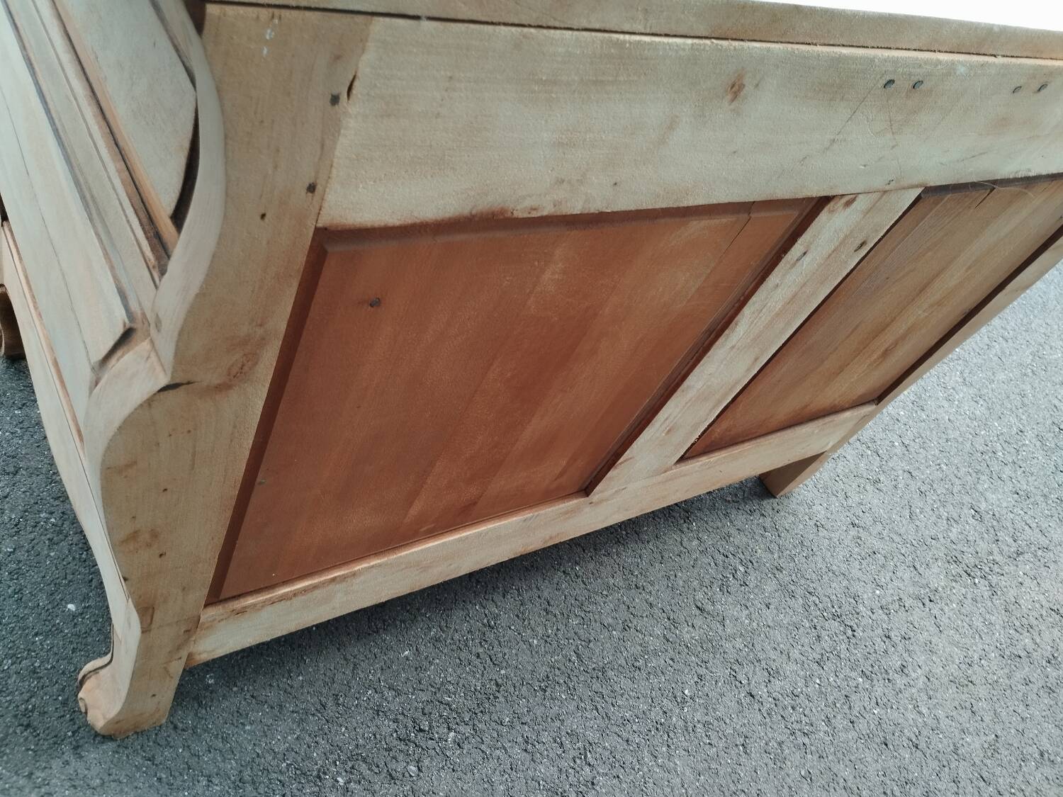 Beautiful antique Louis XV style chest of drawers