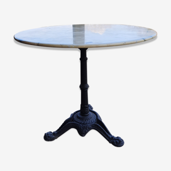 Table in mabre cast iron foot