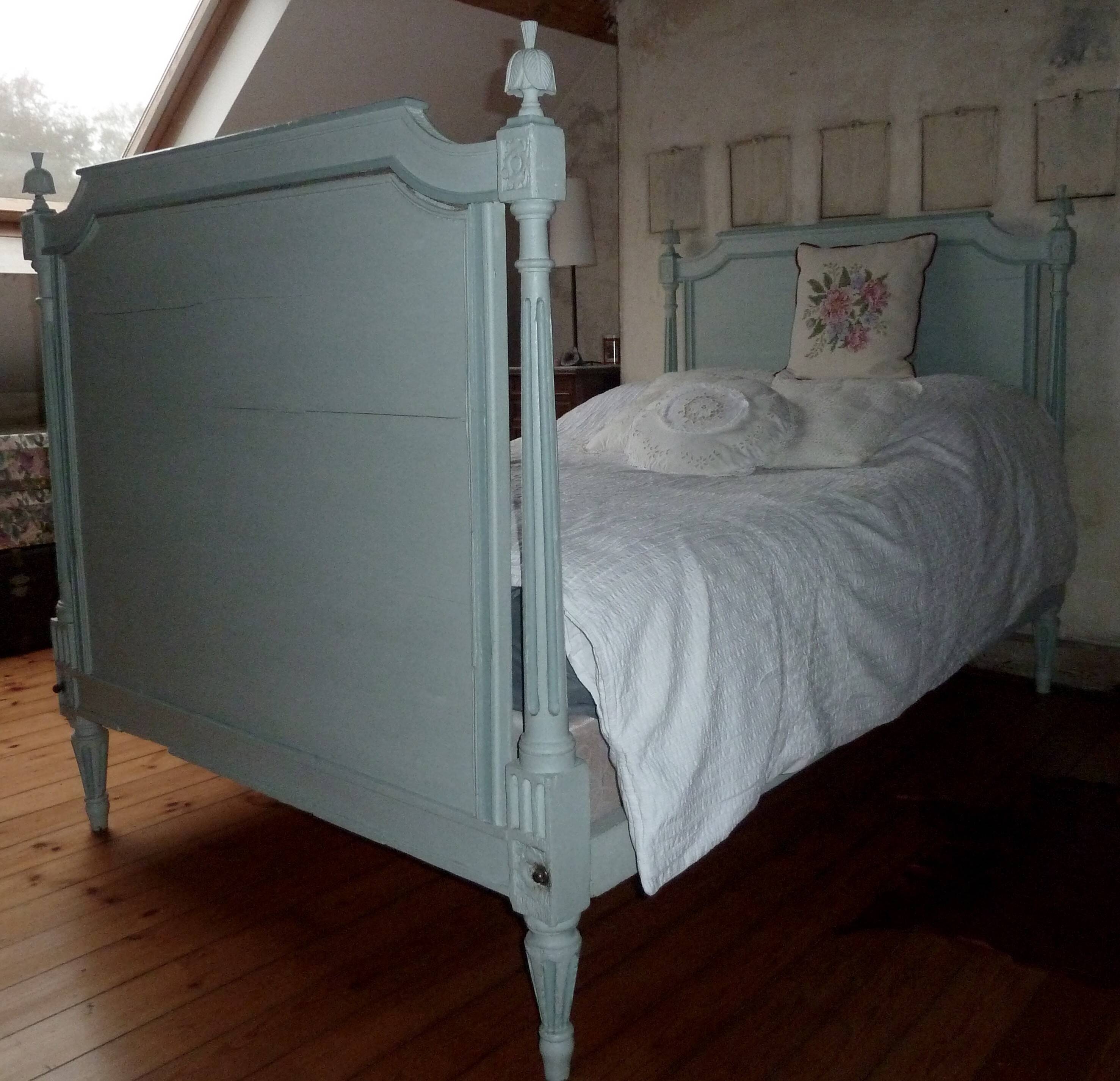 Single wooden bed - Louis XVI period