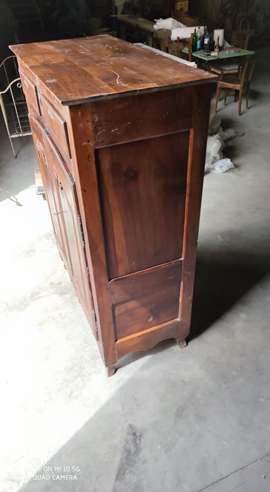 Solid walnut sideboard from the late 18th century, Transition period