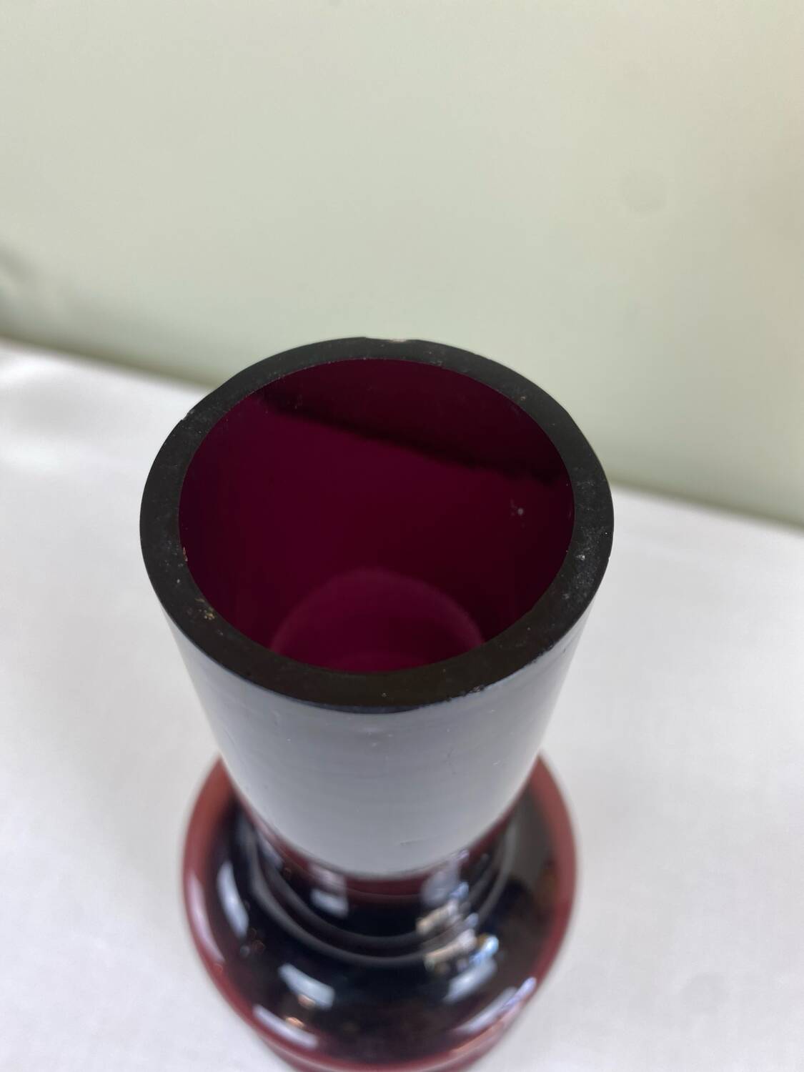 Vintage design glass vase