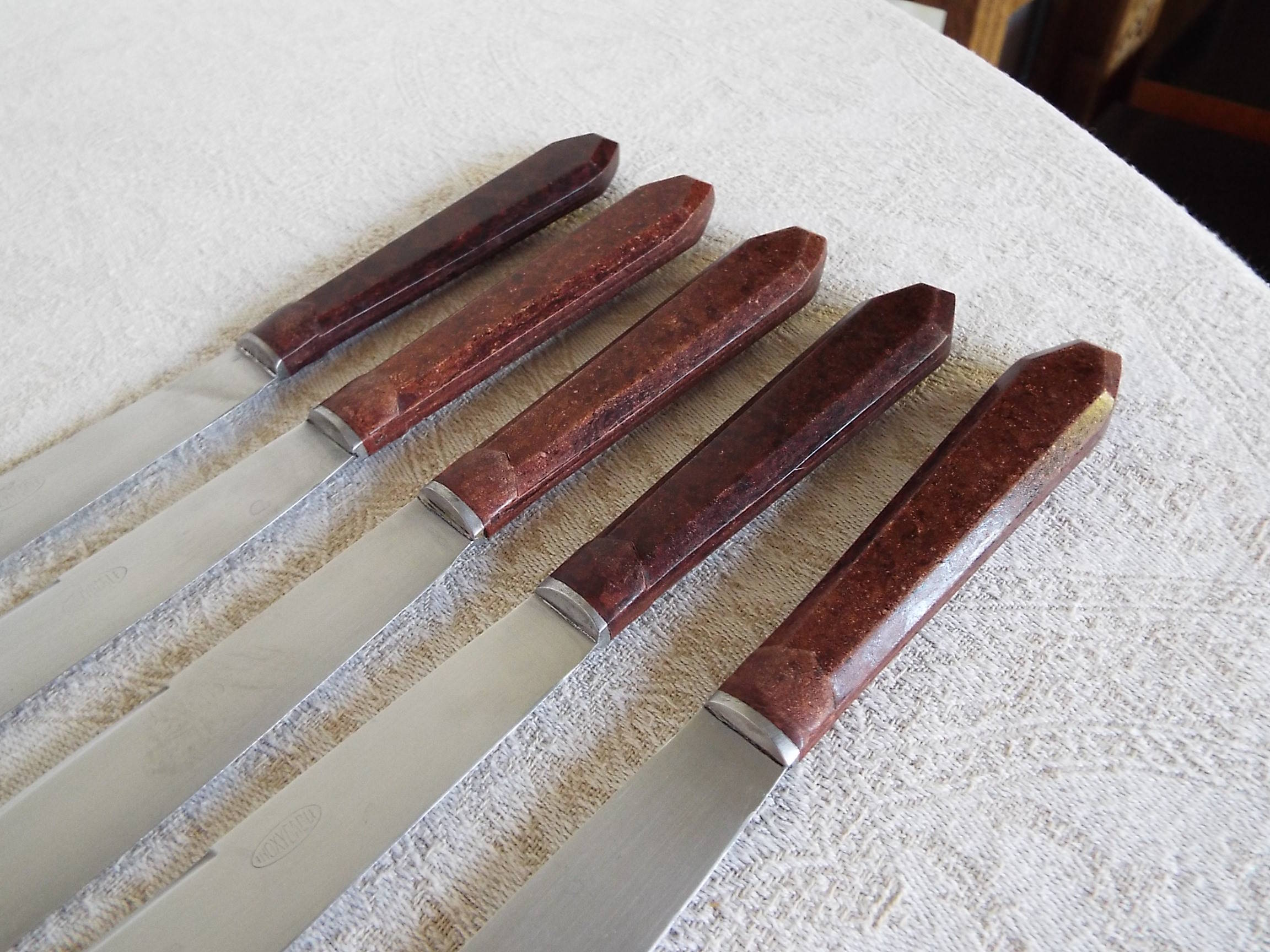 10 1940s bakelite knives