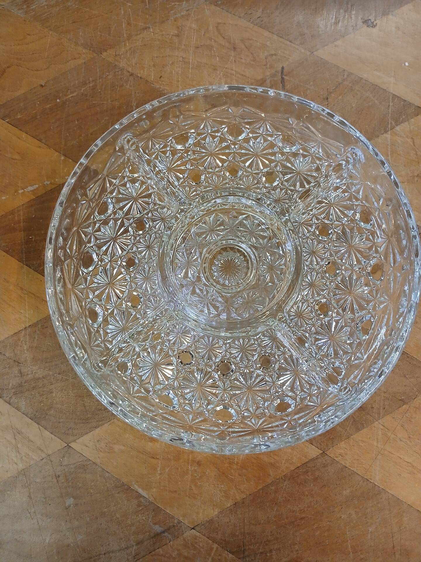 Plat apéritif vintage en verre moulé