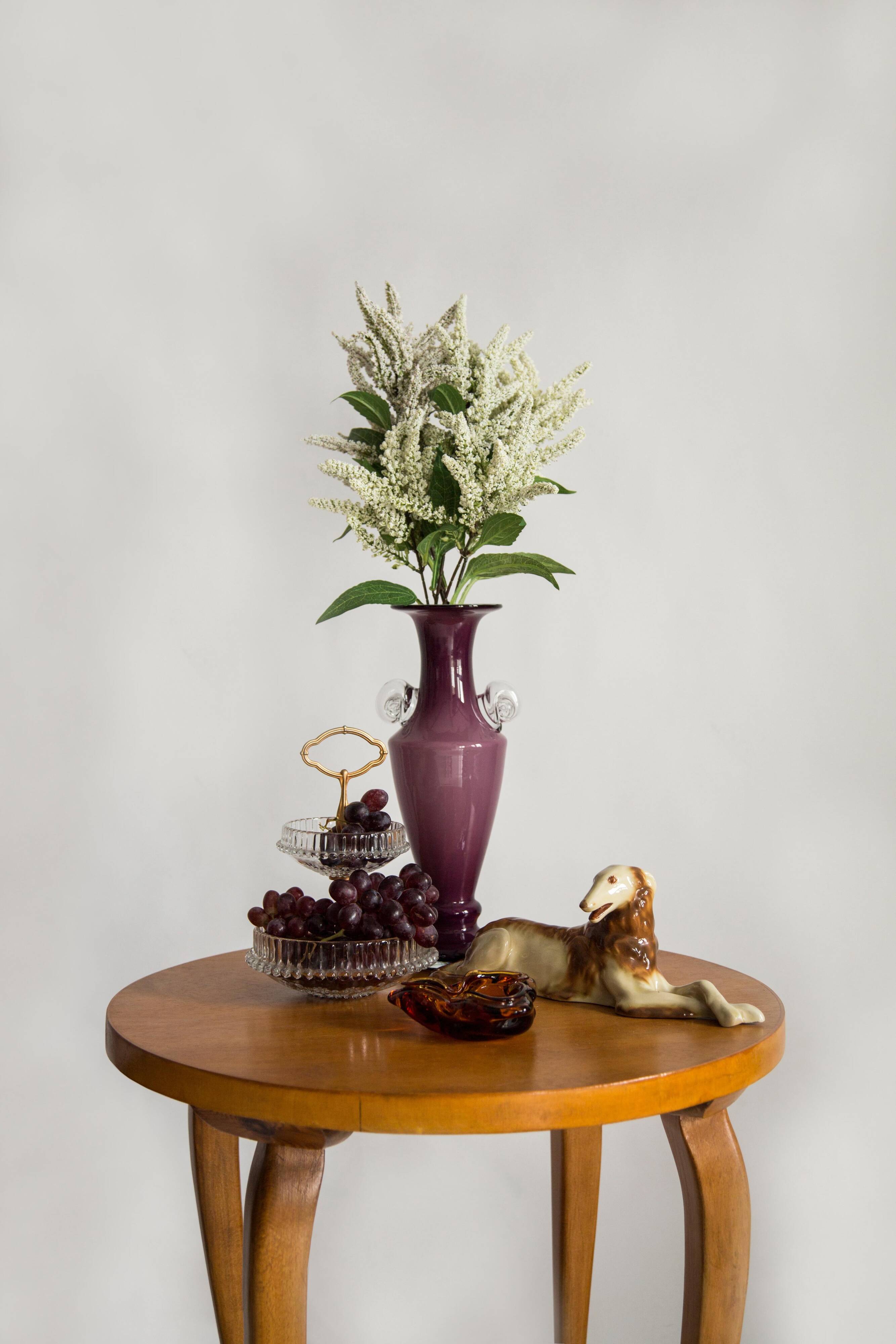Vase décoratif en verre violet vintage de style milieu du siècle, Europe, années 1960