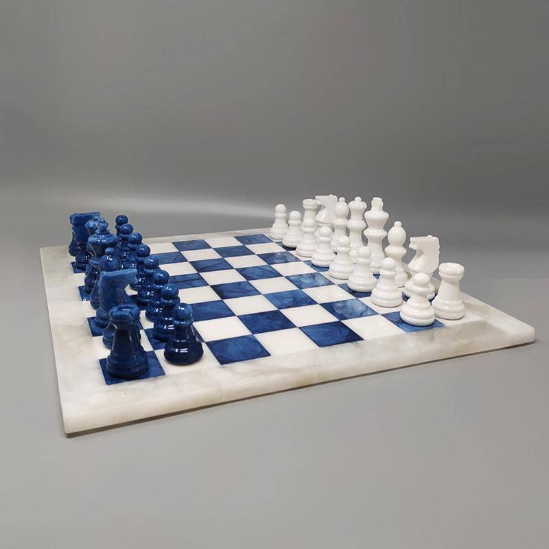 Jeu d'échecs en albâtre de Volterra bleu et blanc fabriqué à la main, années 1970