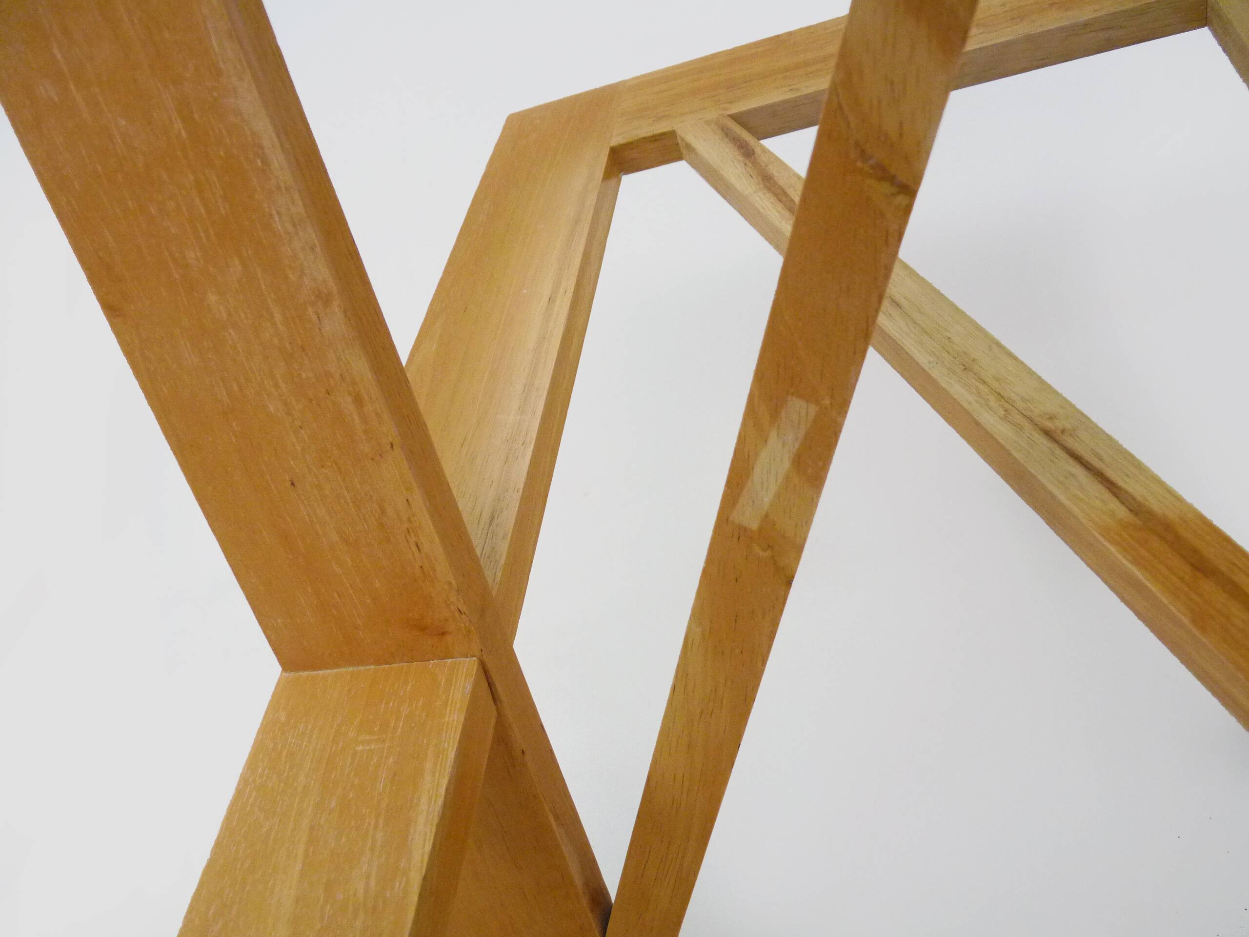 Vintage Scandinavian magazine rack in solid wood. 70s