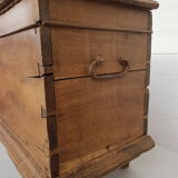 Walnut chest late 18th Century