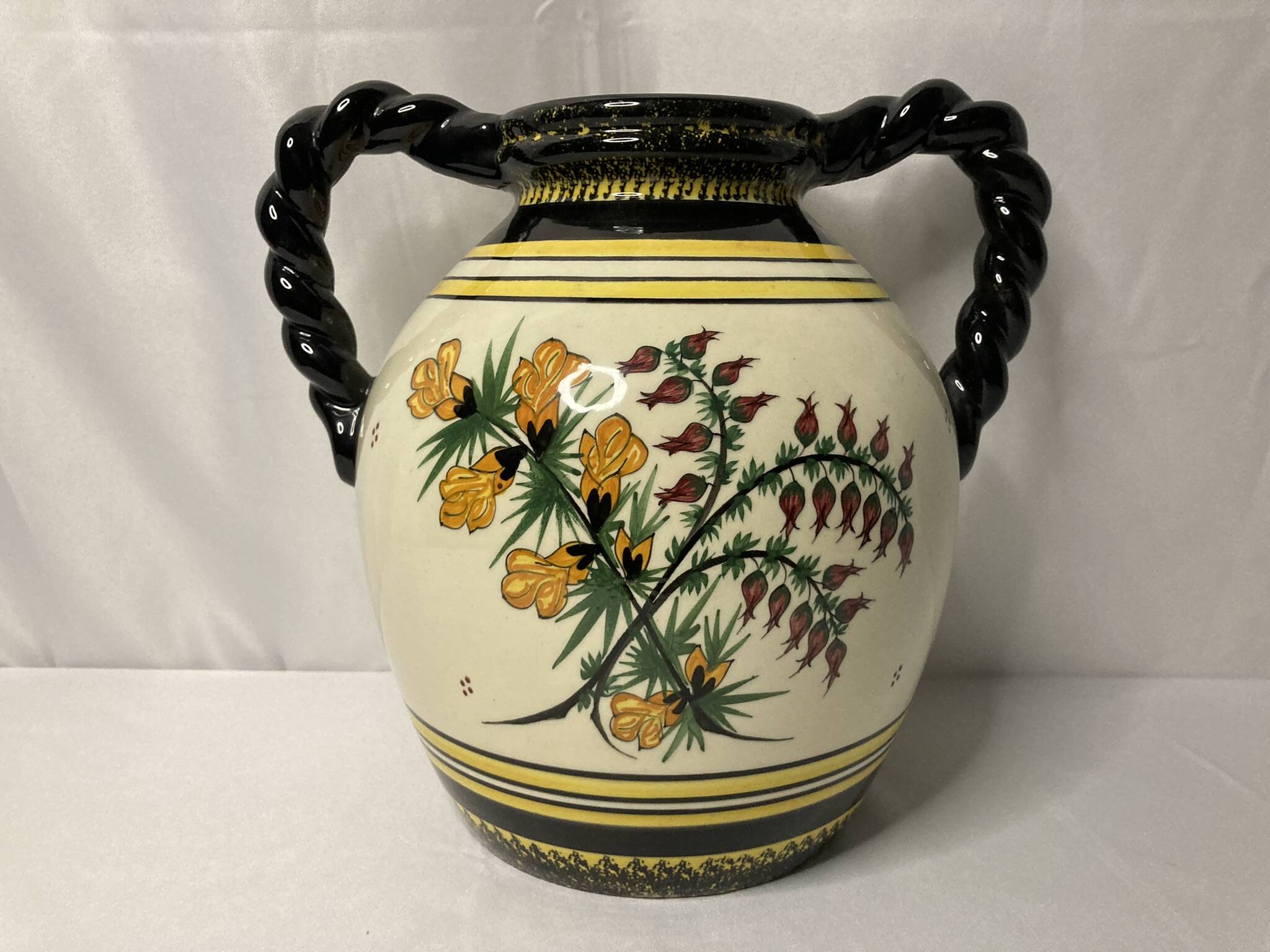 Quimper henriot, pot-bellied vase with twisted handles 1959