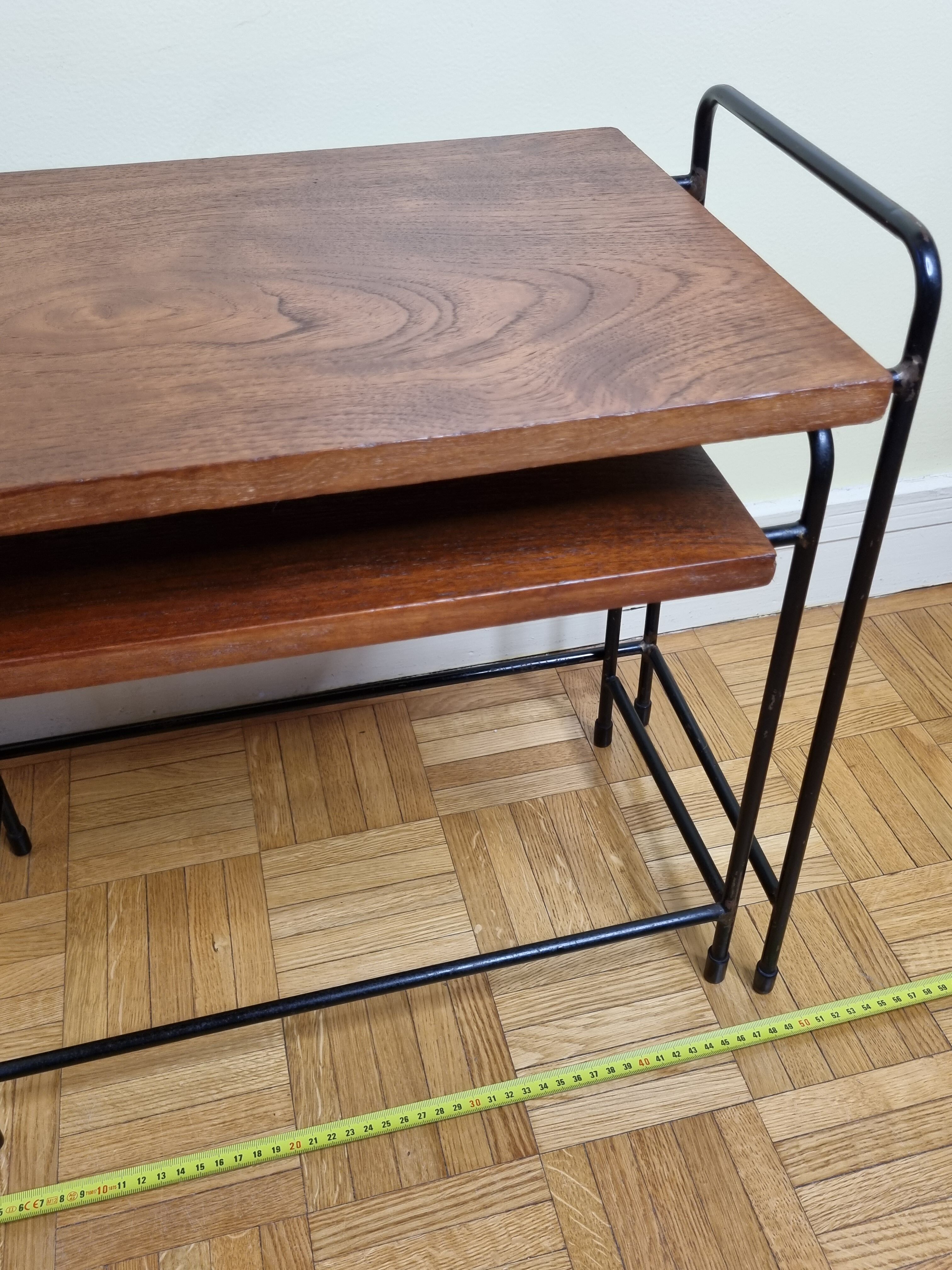 Tables d'appoint, gigognes, en bois et métal, vintage, années 60-70