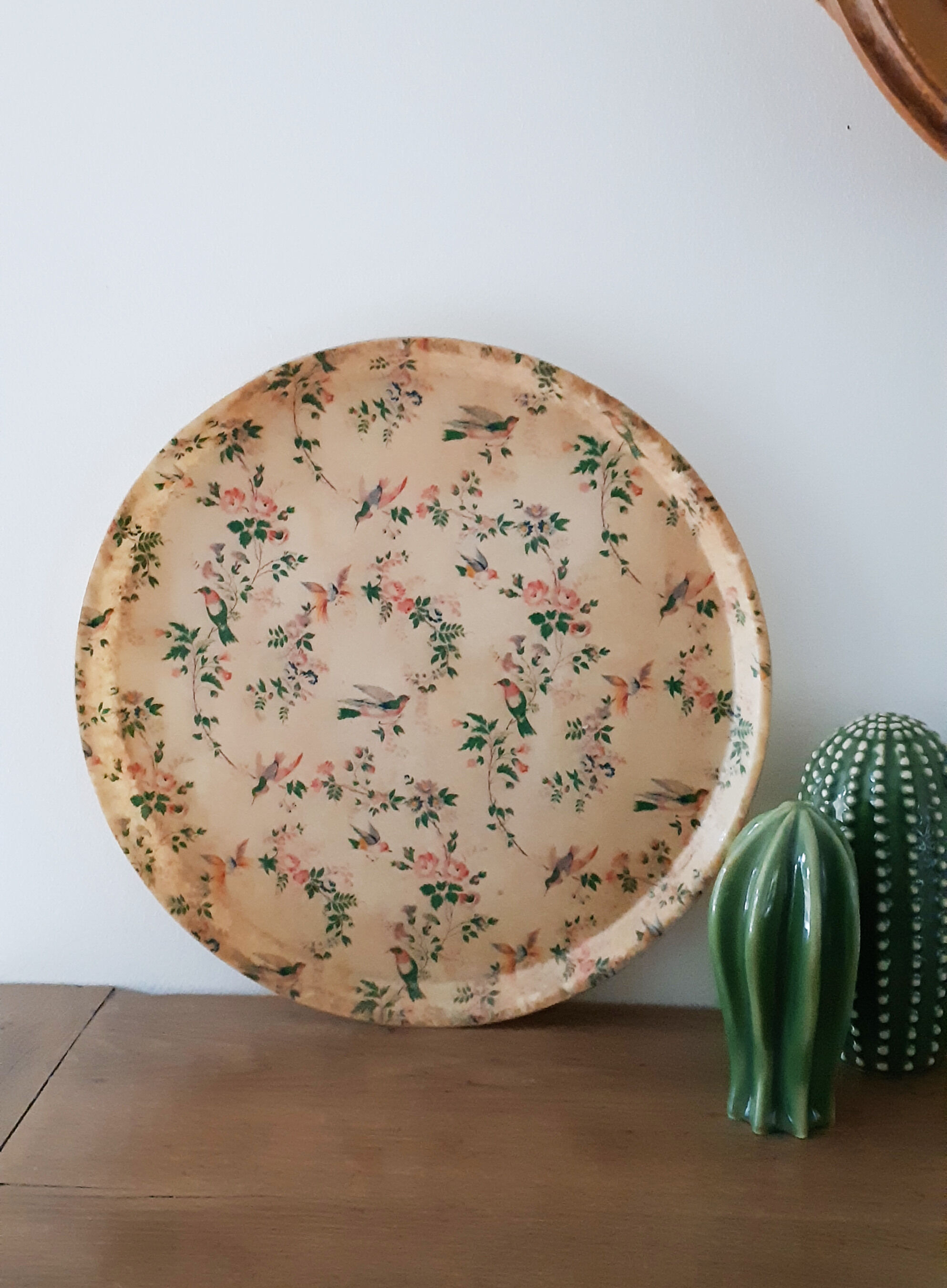 Round fiberglass serving tray