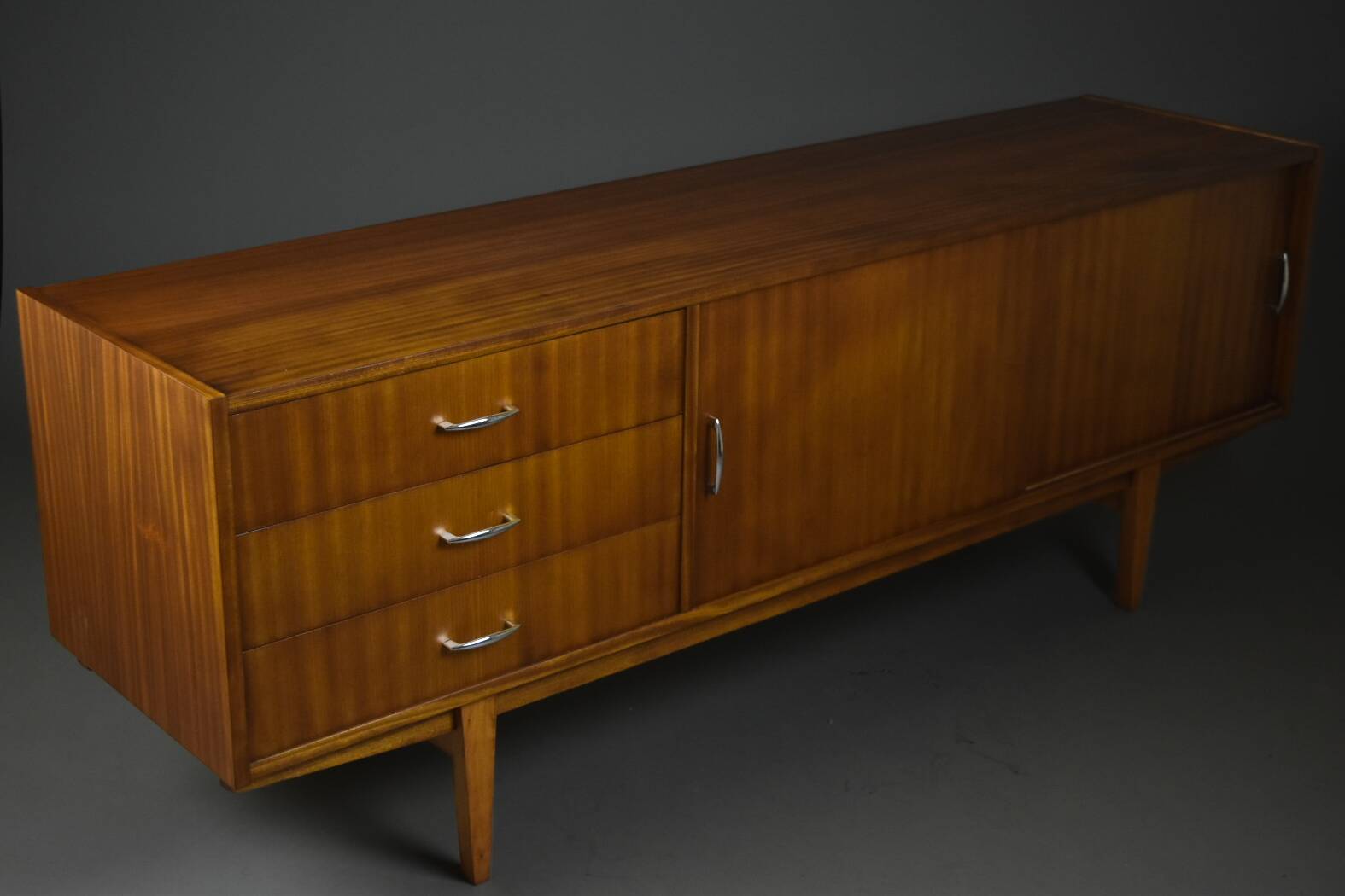 Enfilade en acajou « Violetta », restaurée, Pologne, années 1960