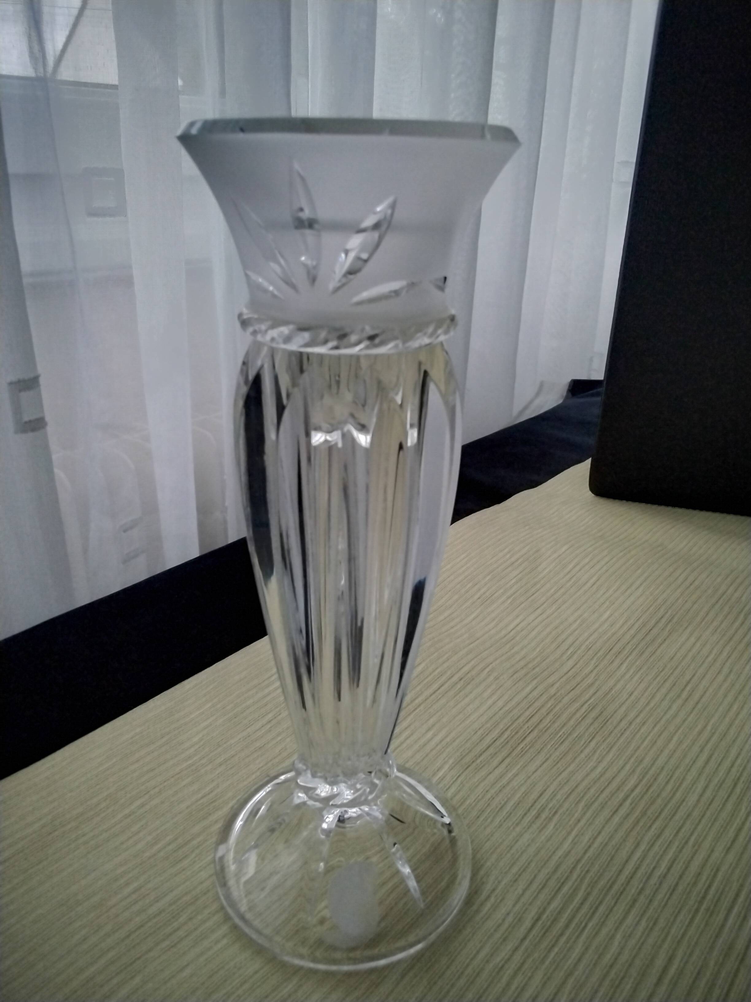 Pair of candlesticks or soliflores in Arques crystal Carthage model