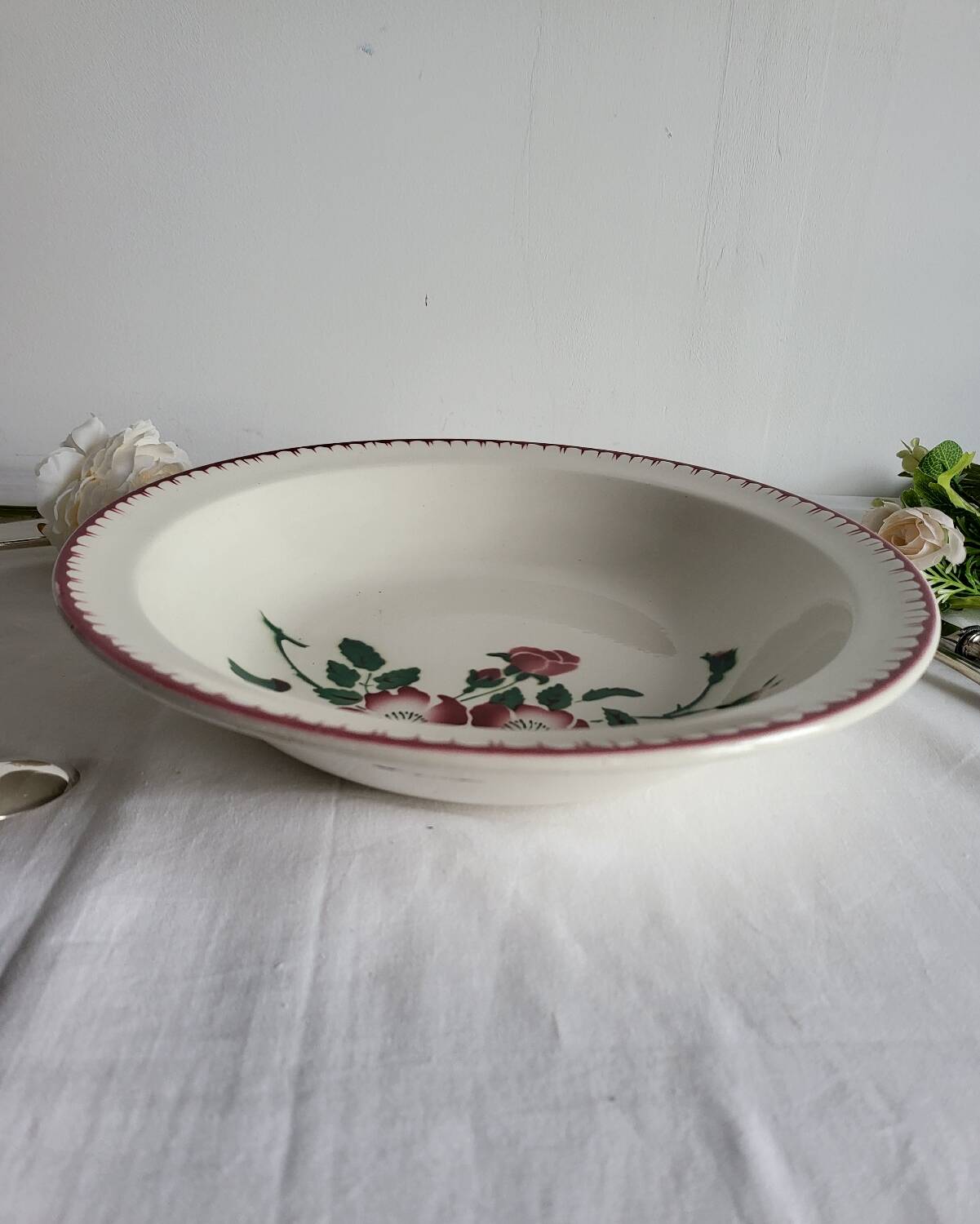 Large round, shallow earthenware dish, sarreguemines, epernay pattern