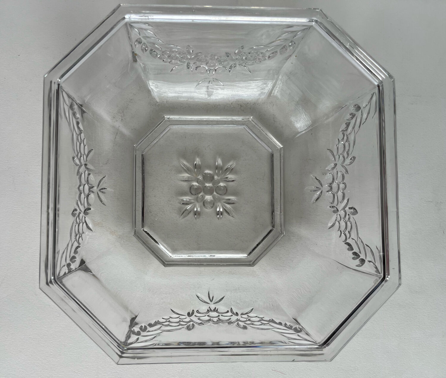Saladier en cristal moulé