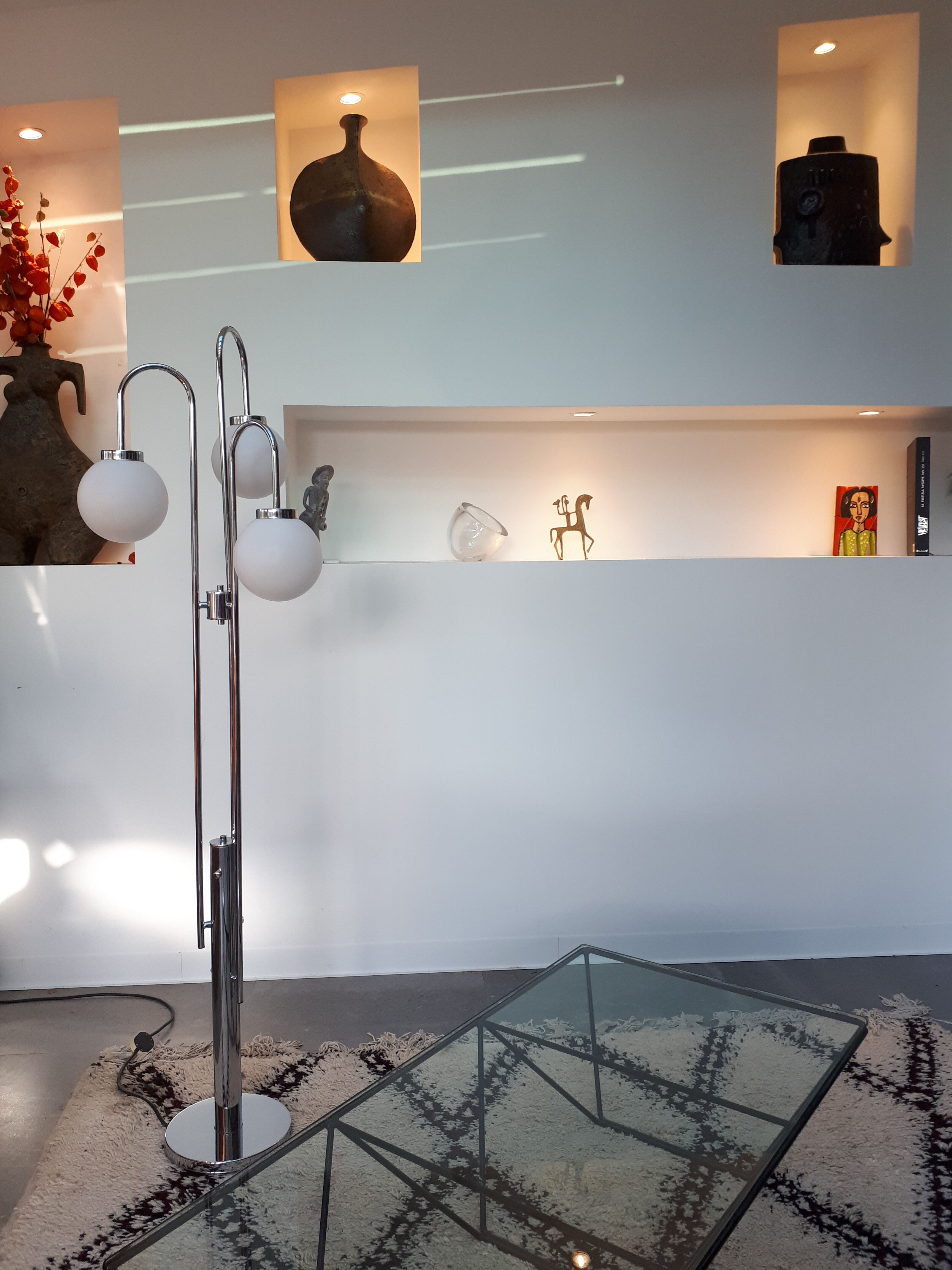 Italian lamppost 3 globes opalines 60s