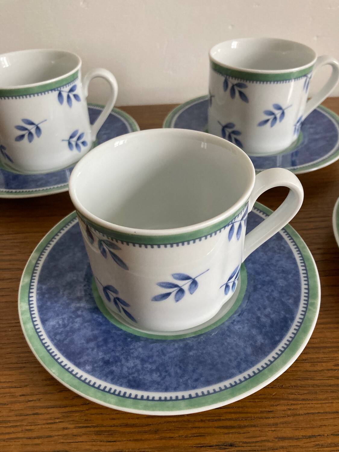 Set of 4 Villeroy boch cups and saucers