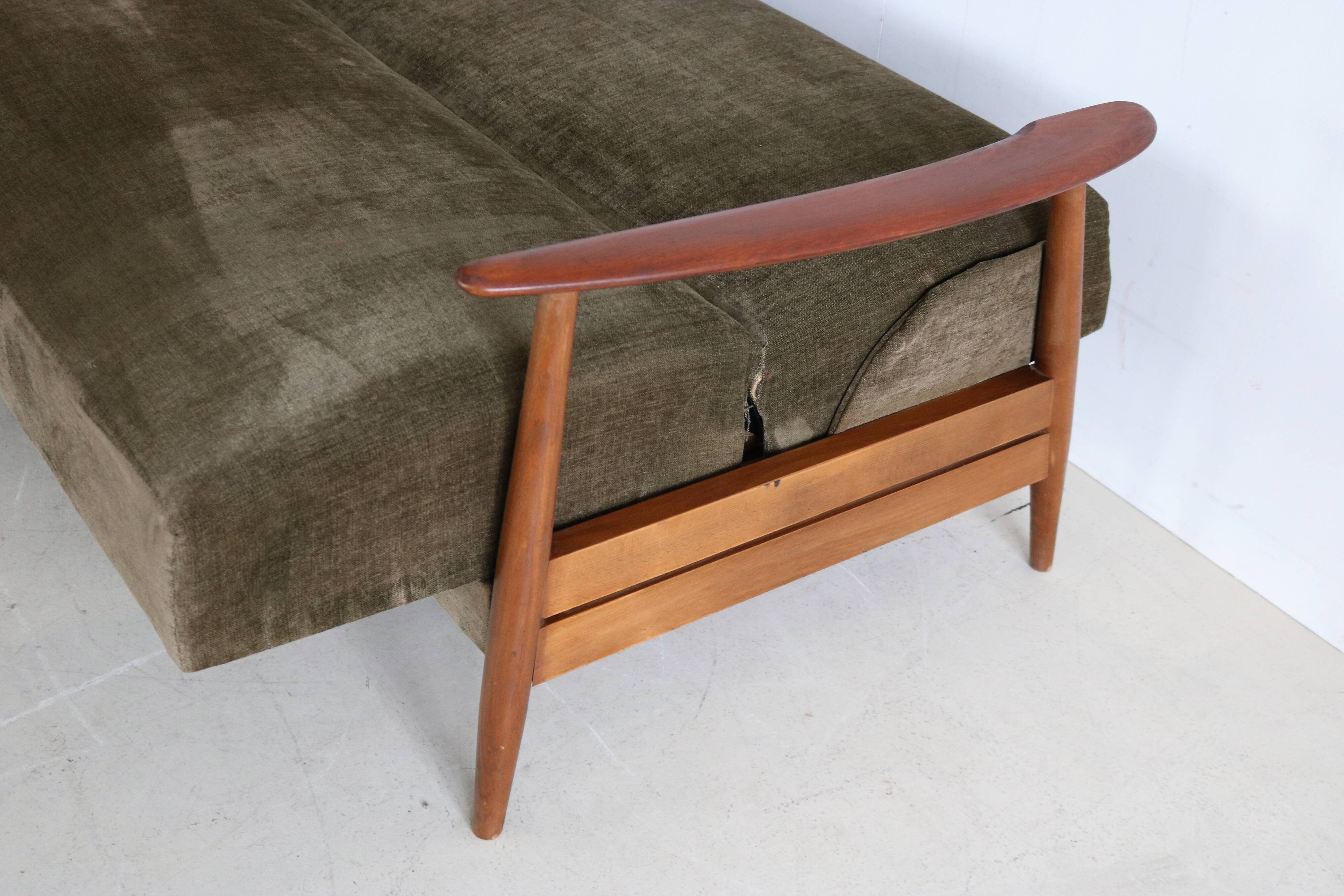 Vintage danish (sleep) sofa