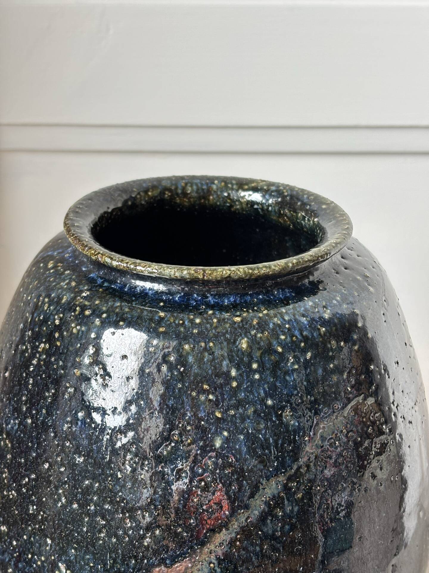Vase en grès signé Delahaye 