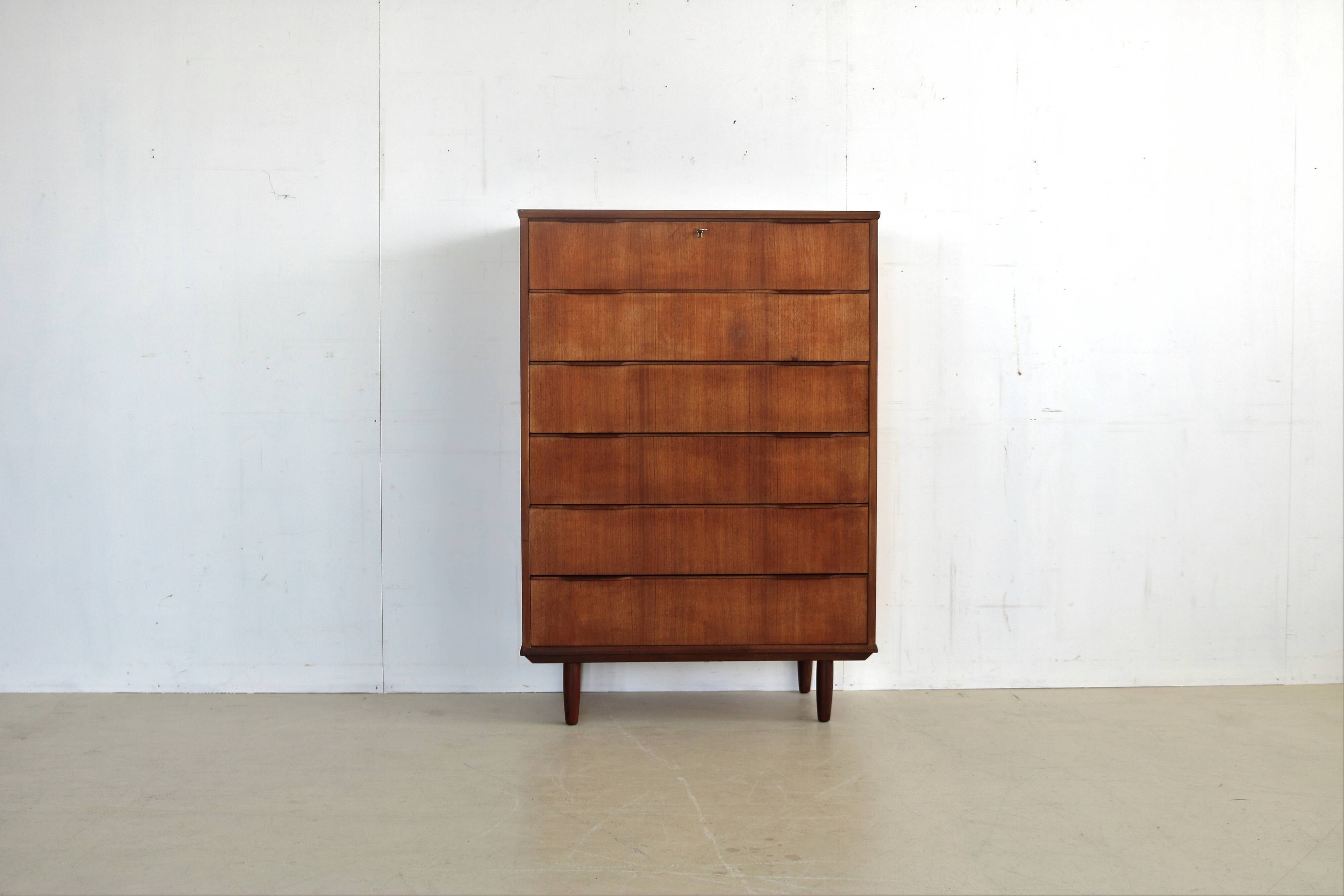 Commode vintage