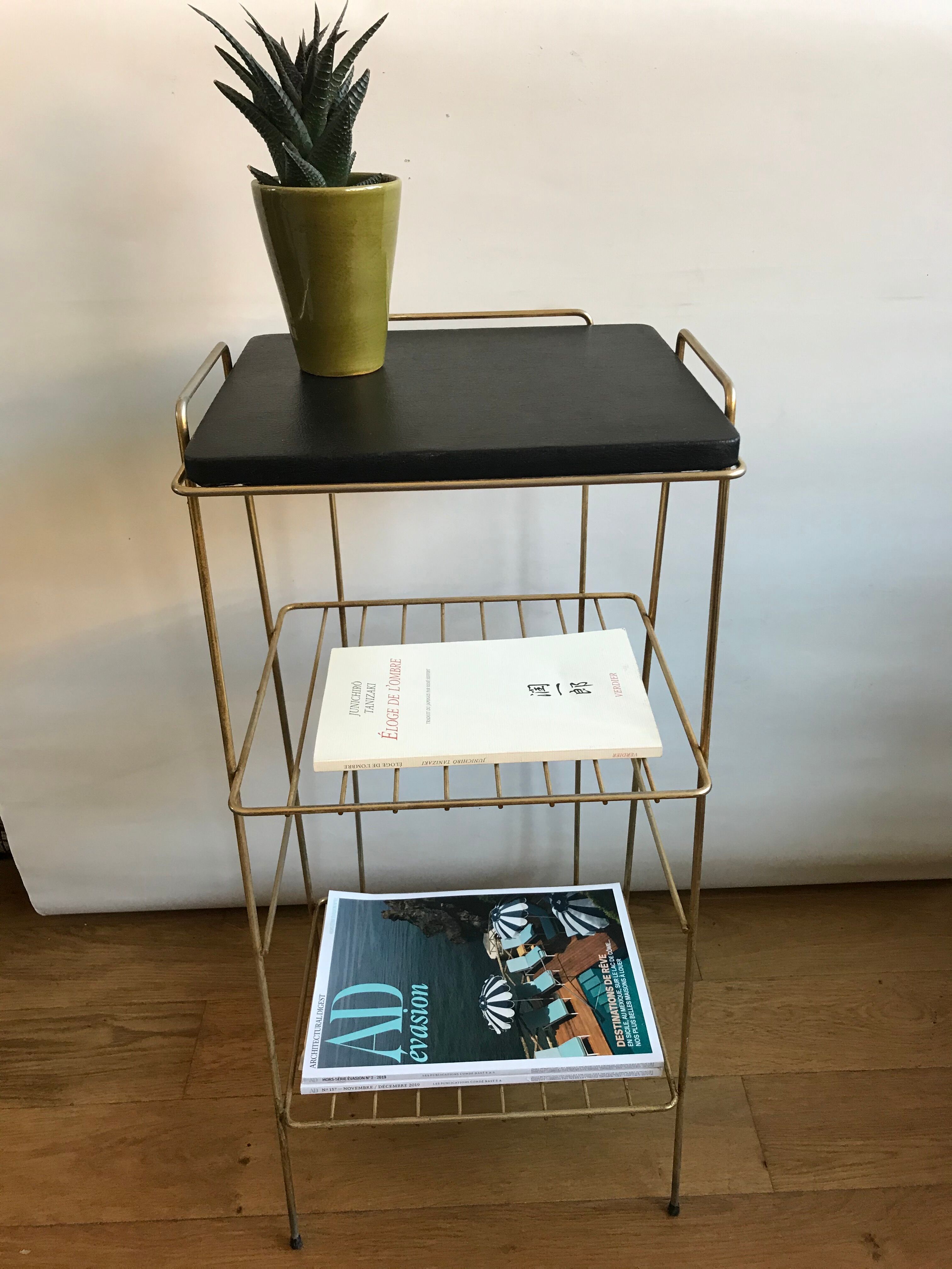 Golden metal dessert