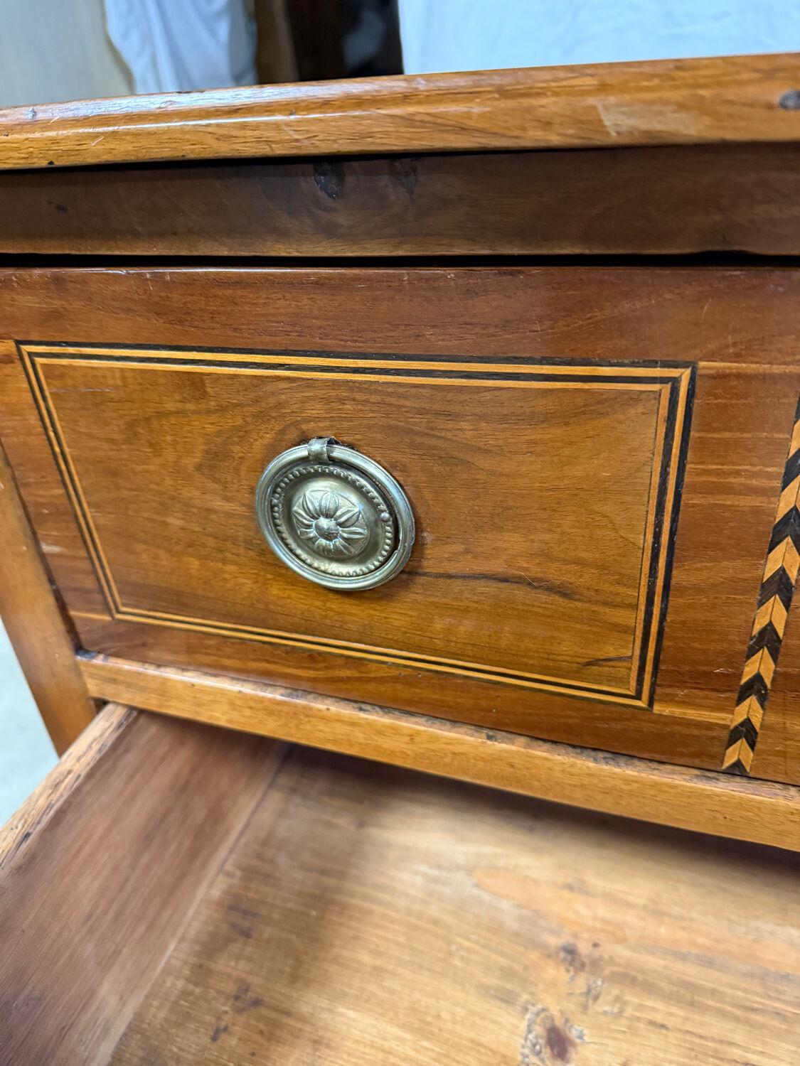 Antique chest of drawers