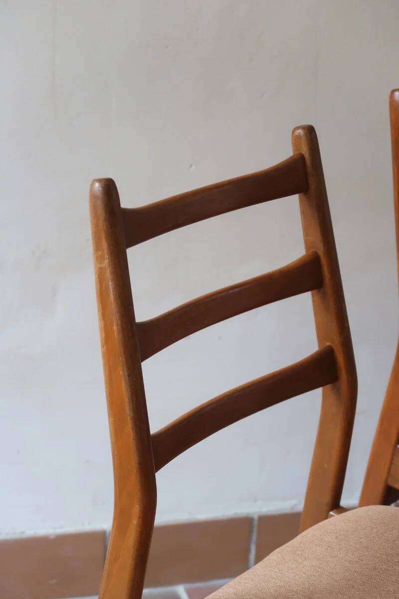 2 vintage Scandinavian wooden chairs from the 1960s.
